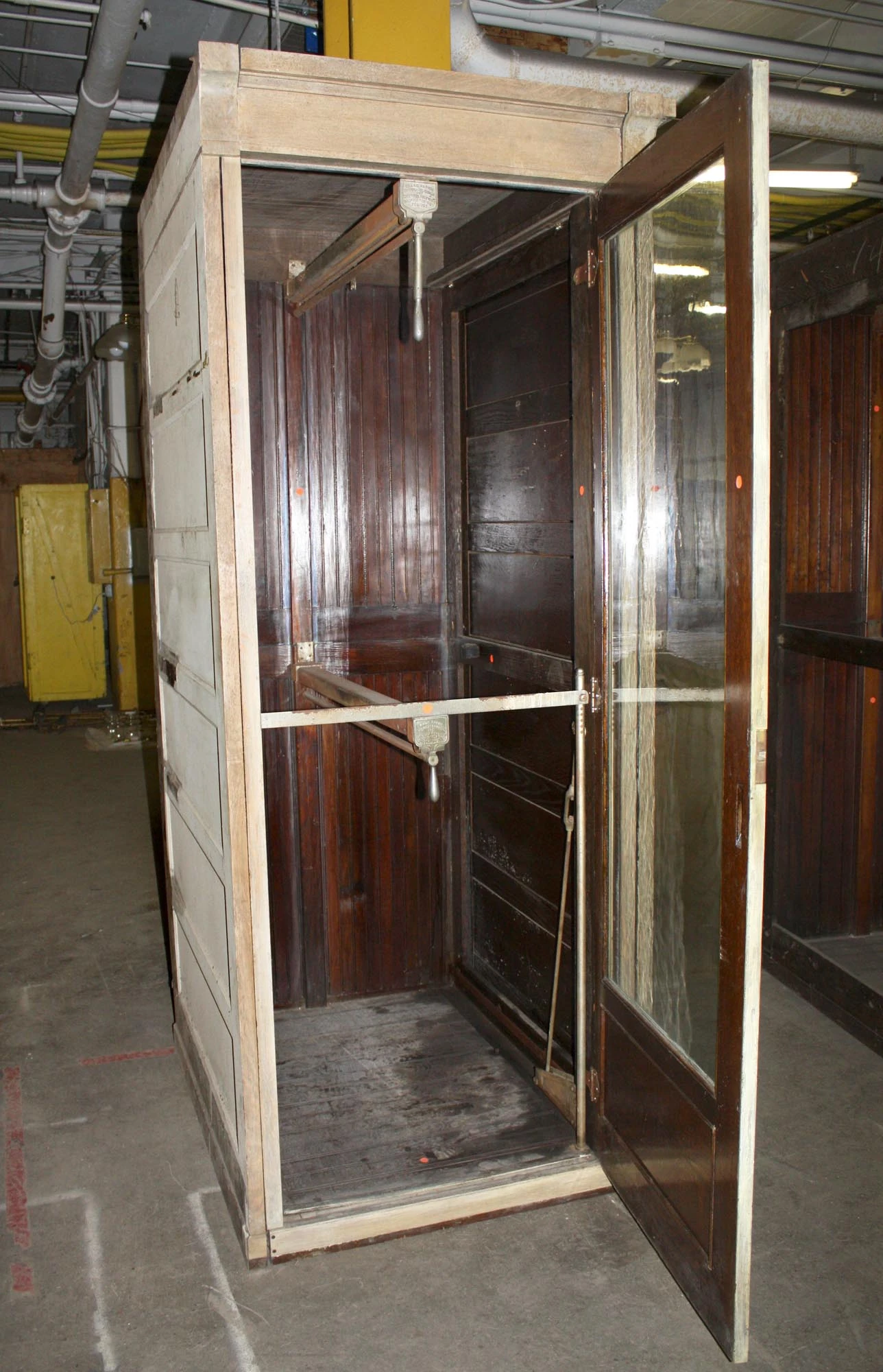 1905 Grand Rapids Oak Clothing Showcase 7 1905 Grand Rapids Oak Clothing Showcase - Image 5