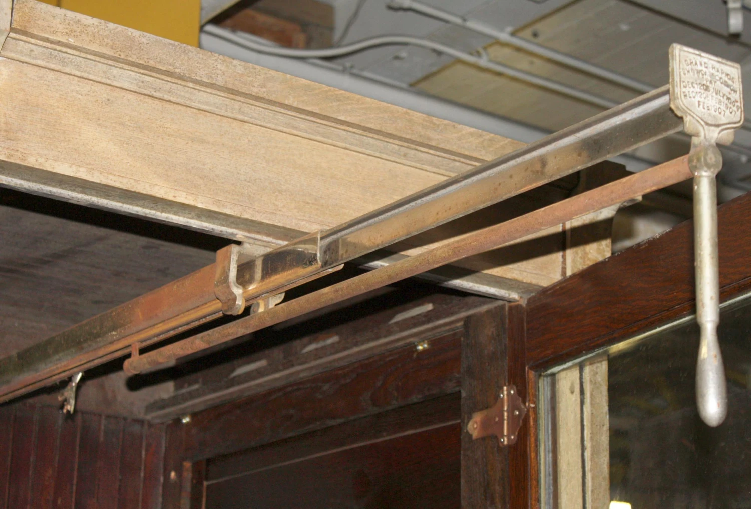 1905 Grand Rapids Oak Clothing Showcase 9 1905 Grand Rapids Oak Clothing Showcase - Image 7