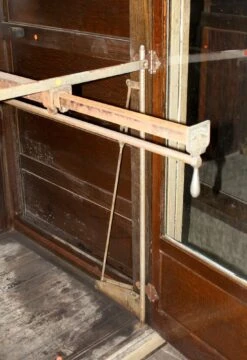 1905 Grand Rapids Oak Clothing Showcase 23 1905 Grand Rapids Oak Clothing Showcase -OGT Sale Store k193380 08