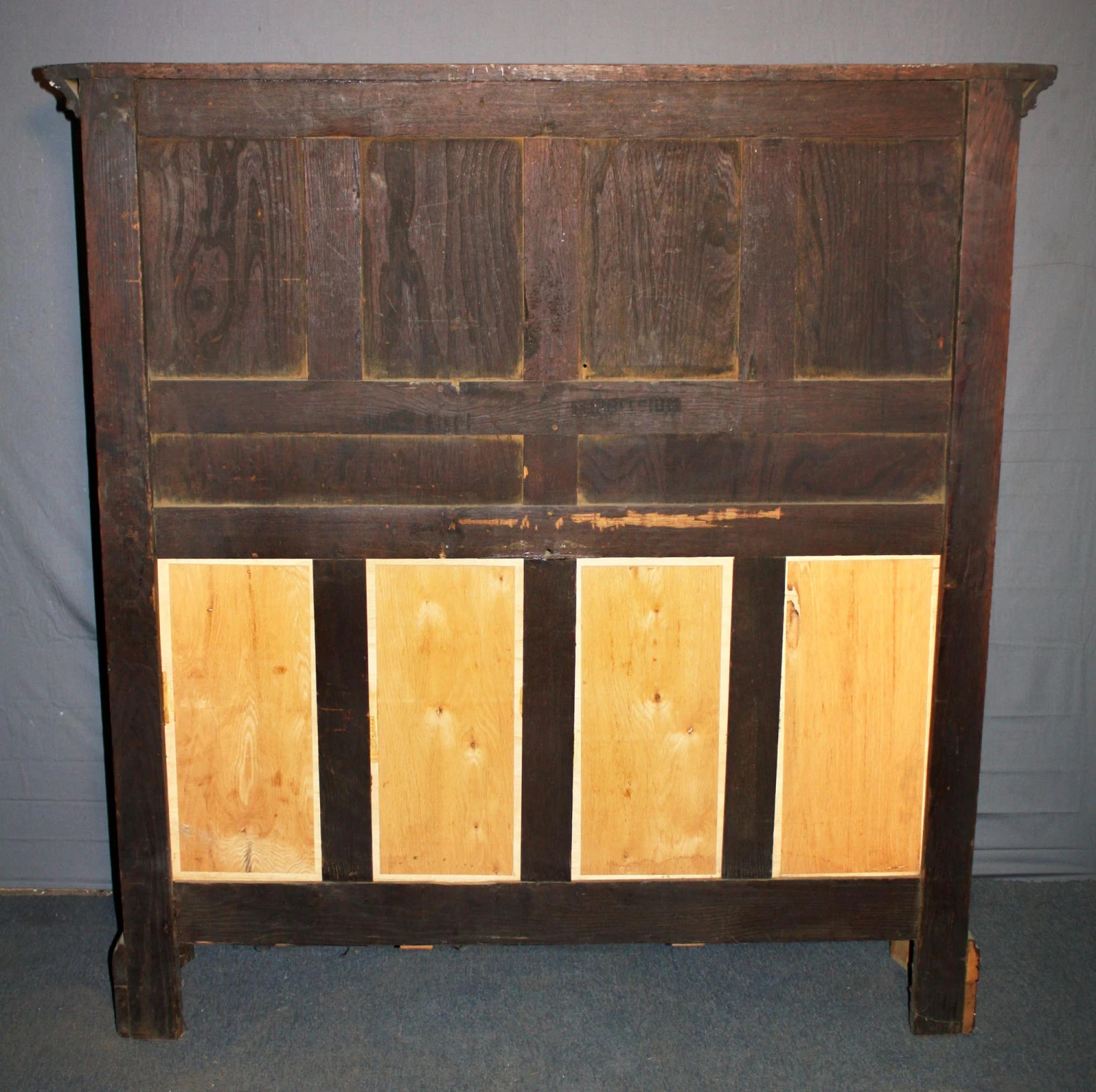 Gothic Style Small Oak Server 5 Gothic Style Small Oak Server - Image 3