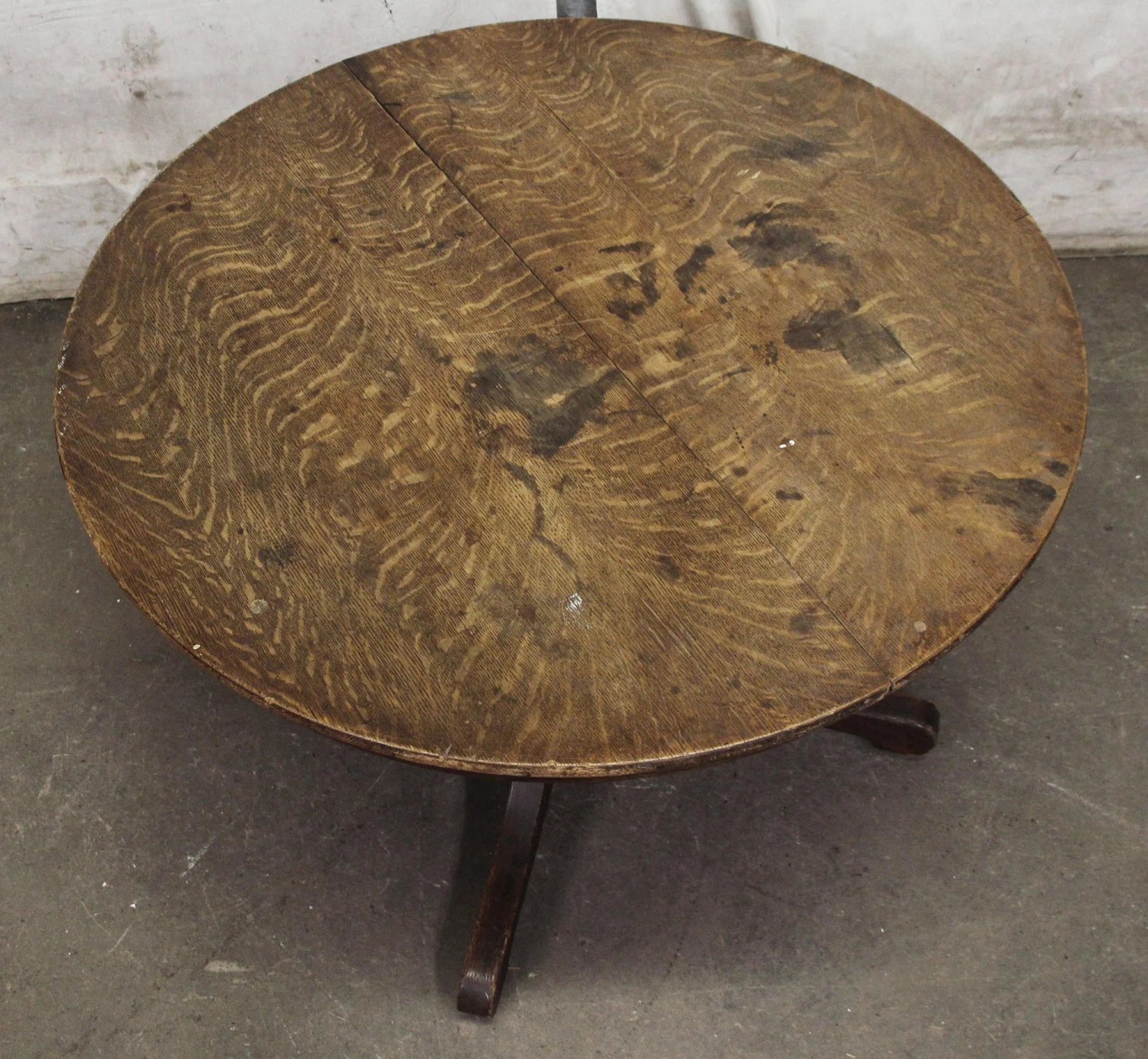 Round Oak Top Wood Table With Wheels 5 Round Oak Top Wood Table With Wheels - Image 3