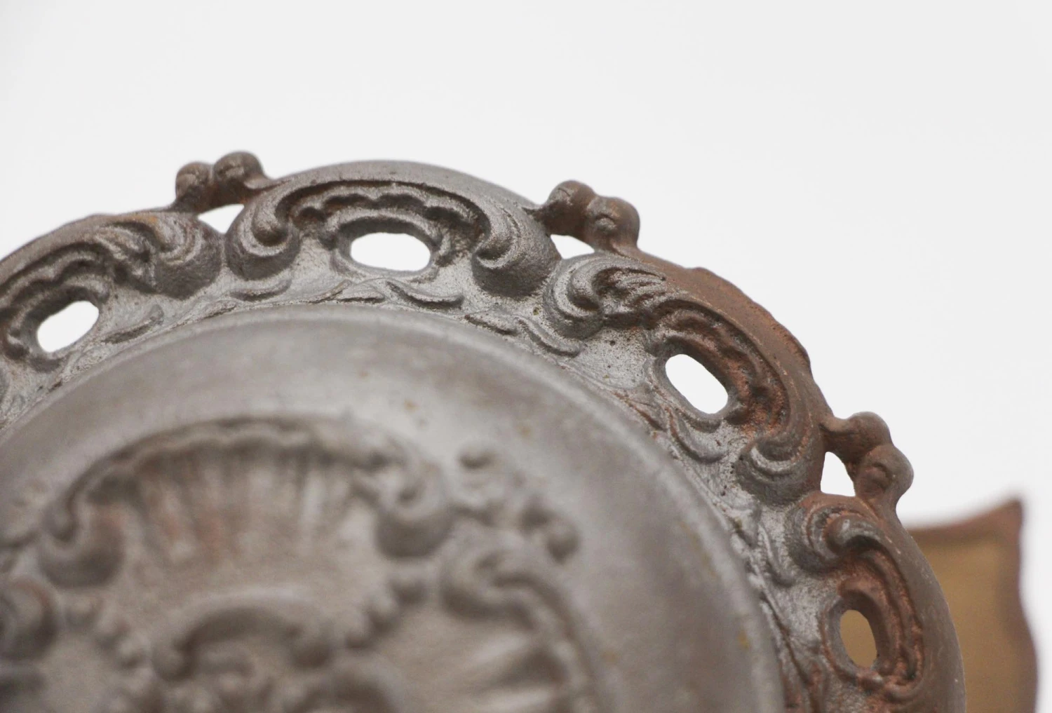 Antique Victorian Cast Iron Twist & Turn Brass Bell 5 Antique Victorian Cast Iron Twist & Turn Brass Bell - Image 3