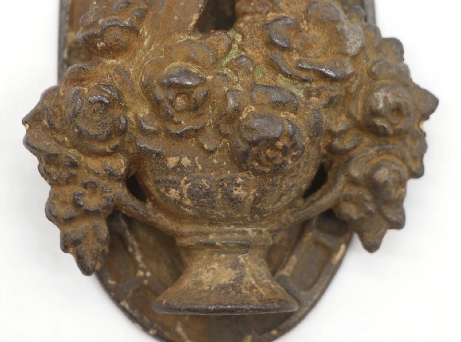 Antique Oval Cast Iron Floral Basket Motif Door Knocker 5 Antique Oval Cast Iron Floral Basket Motif Door Knocker - Image 3