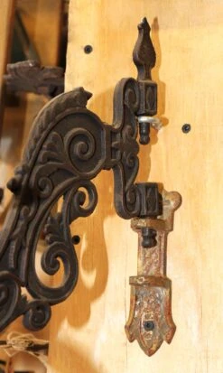 Antique Victorian Cast Iron Kerosene Lamp Holder 11 Antique Victorian Cast Iron Kerosene Lamp Holder -OGT Sale Store l200558 05