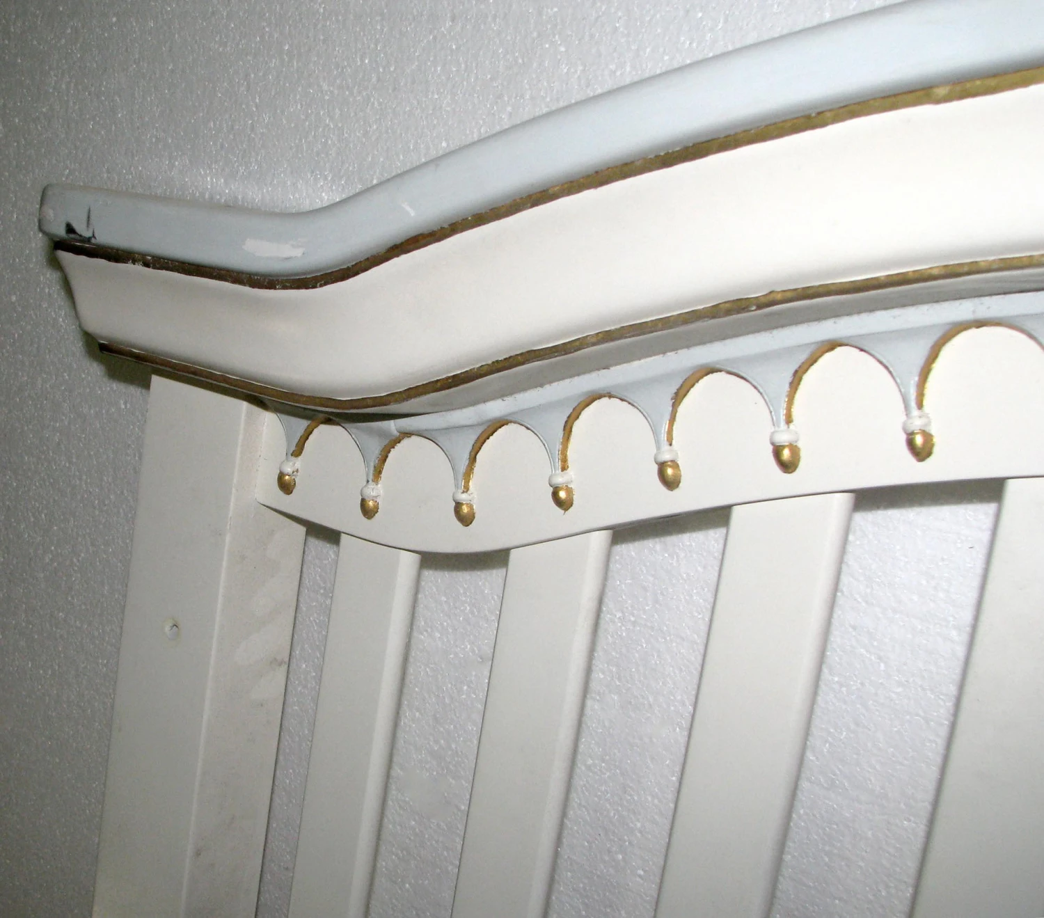 Vintage Arched White Queen Headboard Set 8 Vintage Arched White Queen Headboard Set - Image 6