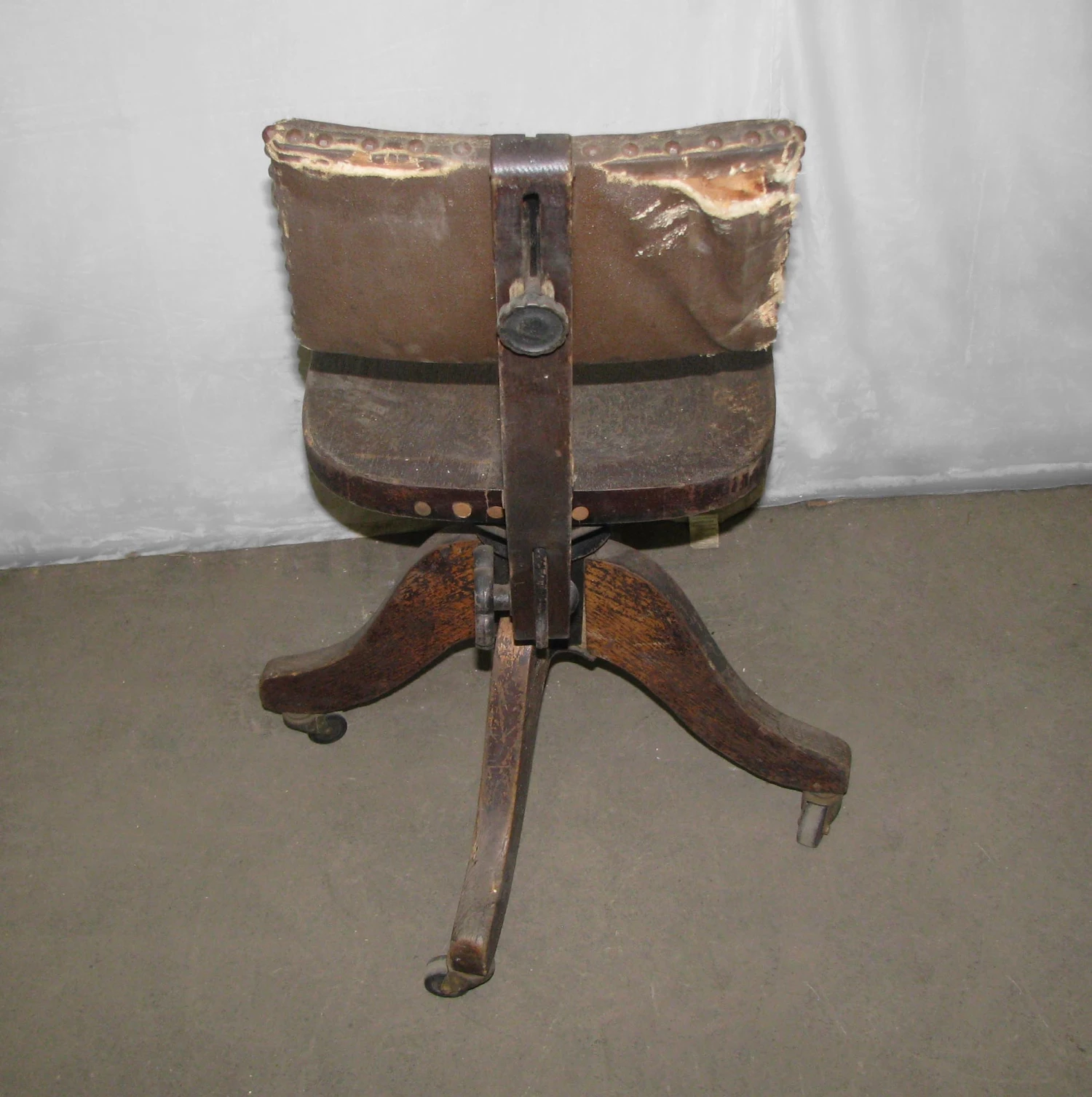 Antique Dark Tone Oak Rolling Office Chair 10 Antique Dark Tone Oak Rolling Office Chair - Image 8