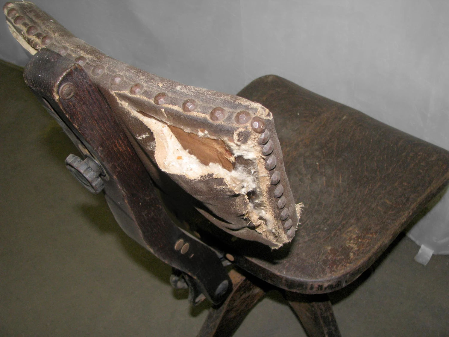 Antique Dark Tone Oak Rolling Office Chair 11 Antique Dark Tone Oak Rolling Office Chair - Image 9