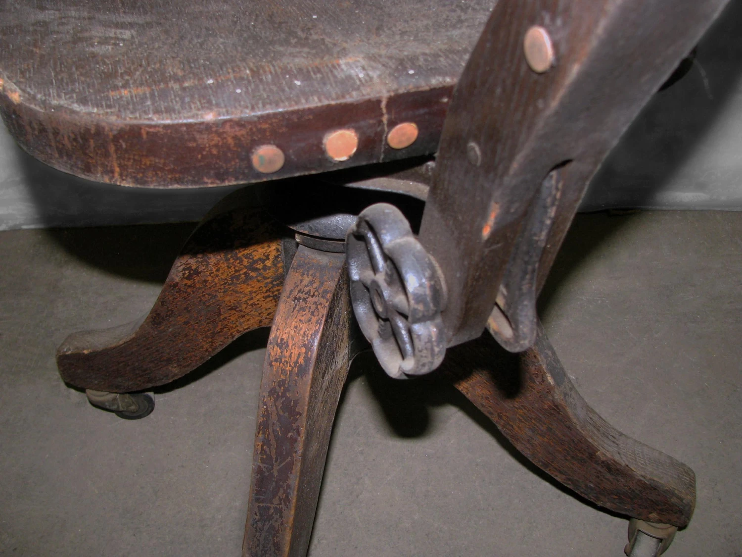 Antique Dark Tone Oak Rolling Office Chair 13 Antique Dark Tone Oak Rolling Office Chair - Image 11