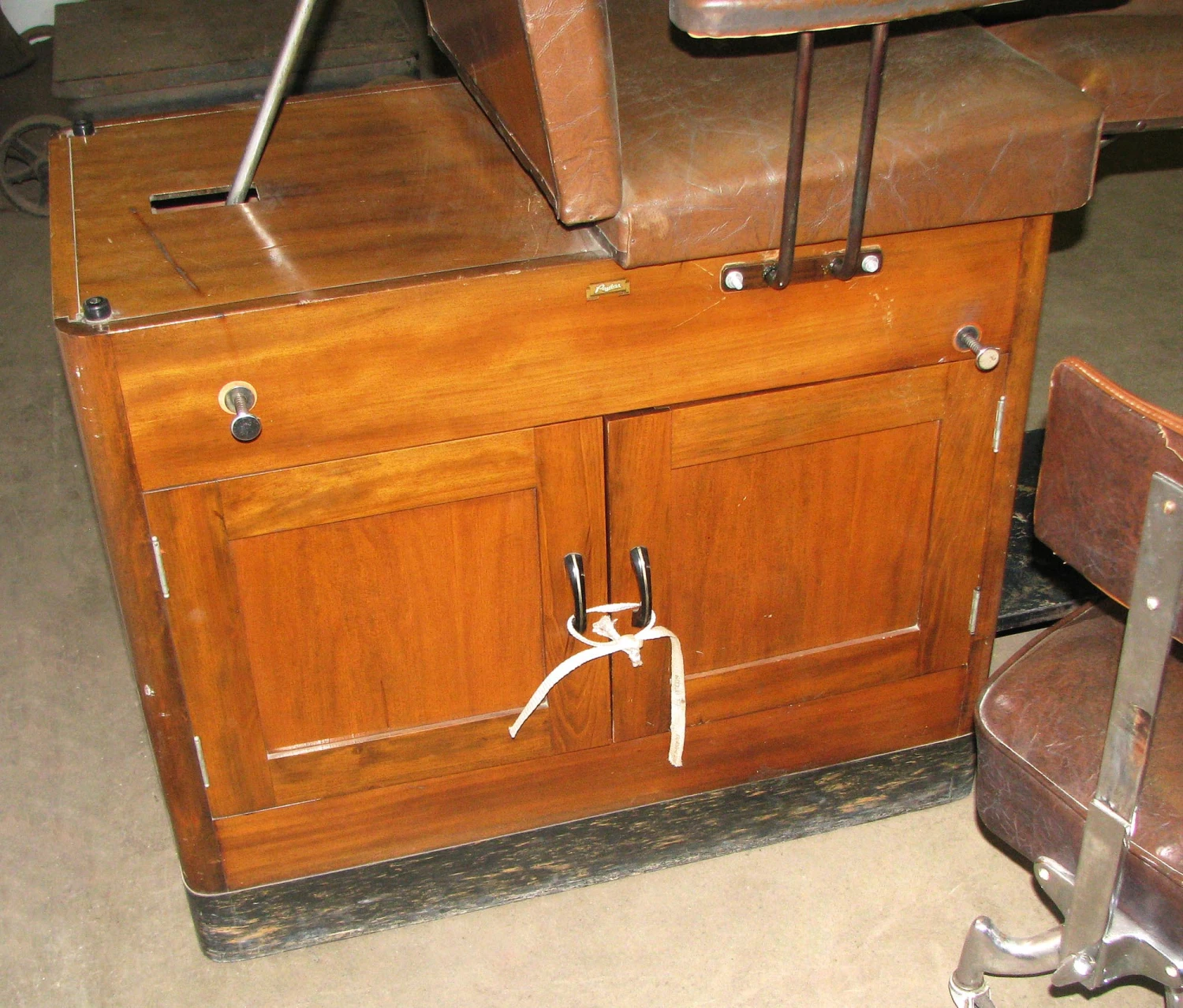 1930s Original Doctor’s Equipment Set 8 1930s Original Doctor’s Equipment Set - Image 6