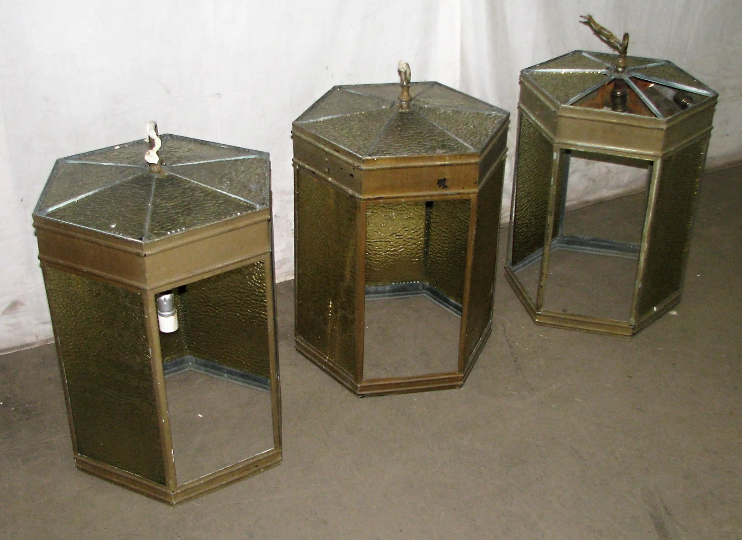 Vintage Traditional Amber Glass Ceiling Lantern 12 Vintage Traditional Amber Glass Ceiling Lantern - Image 10