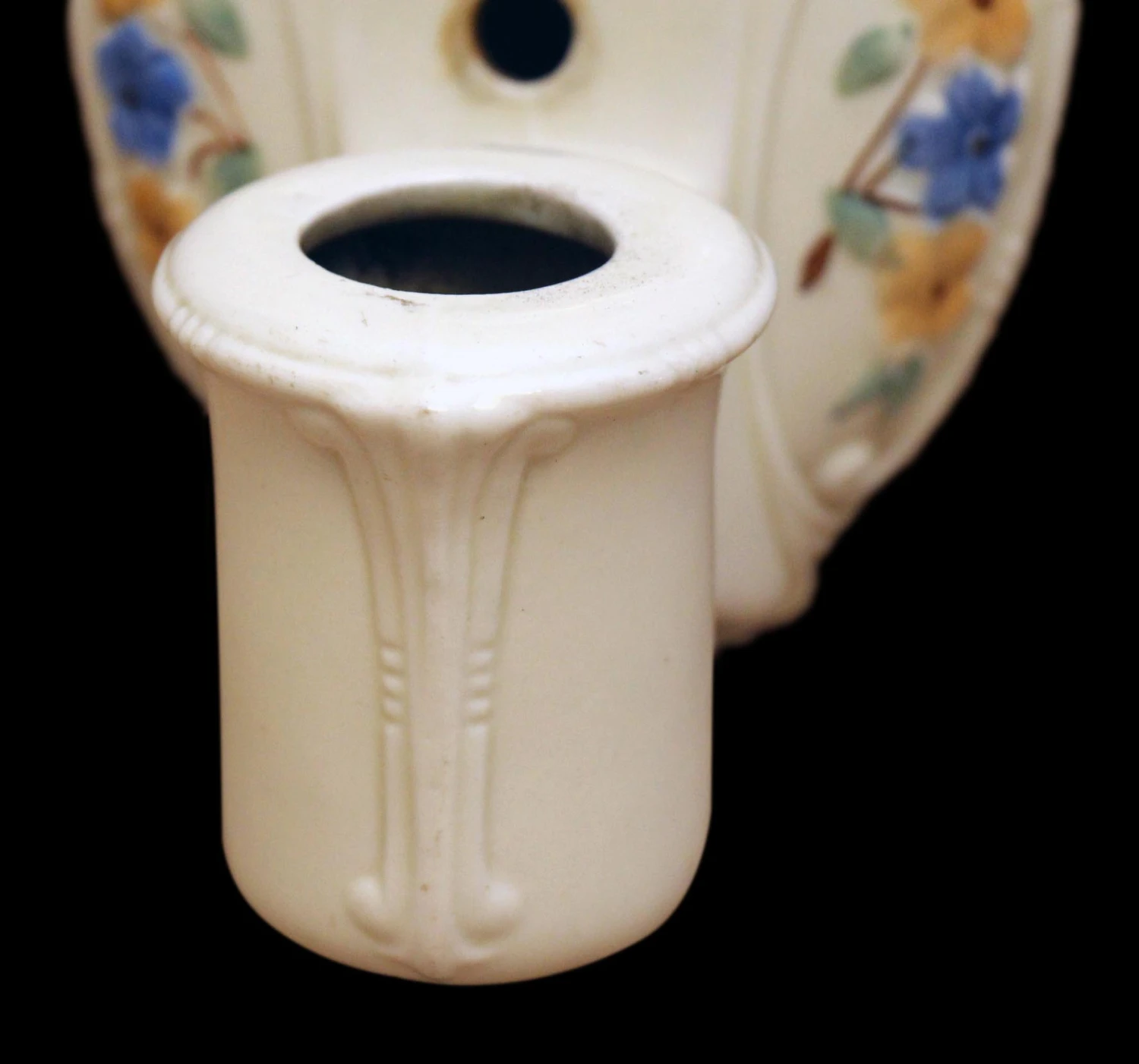 Pair Of Vintage White Floral Porcelain Wall Sconces 6 Pair Of Vintage White Floral Porcelain Wall Sconces - Image 4