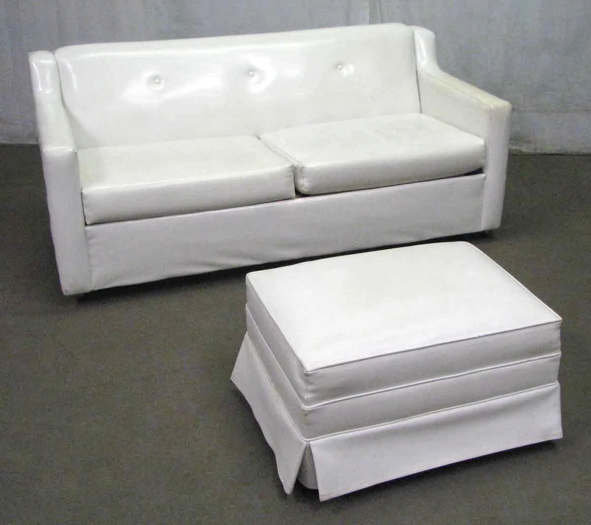 Vintage Mid Century White Vinyl Sofa & Ottoman 6 Vintage Mid Century White Vinyl Sofa & Ottoman - Image 4