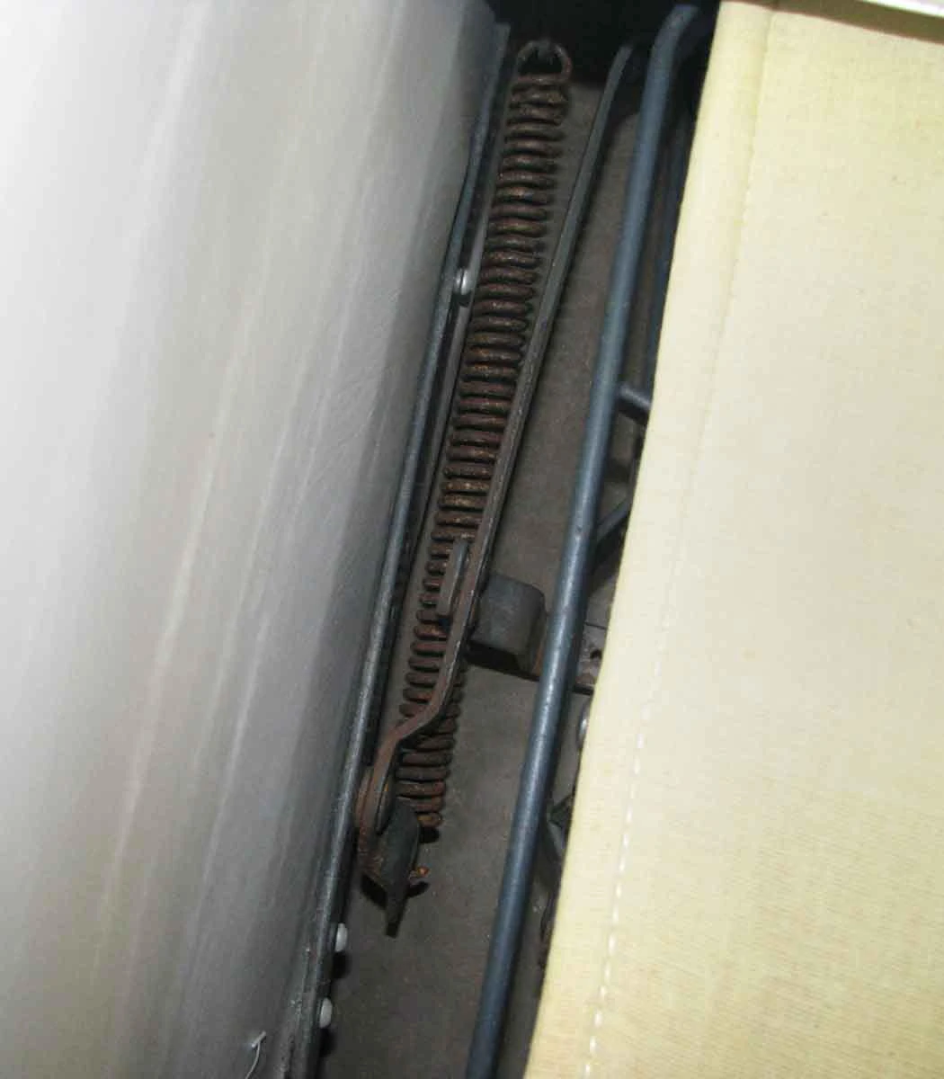 Vintage Mid Century White Vinyl Sofa & Ottoman 10 Vintage Mid Century White Vinyl Sofa & Ottoman - Image 8