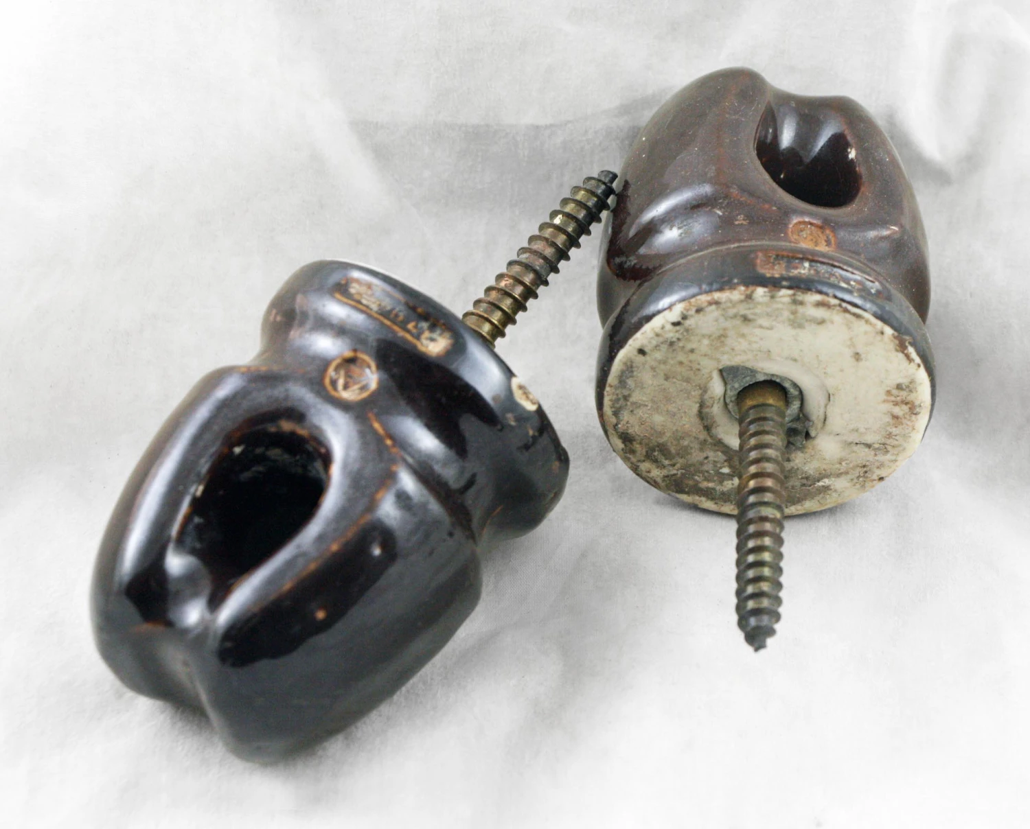 Antique Black Ceramic Insulator Screw 5 Antique Black Ceramic Insulator Screw - Image 3