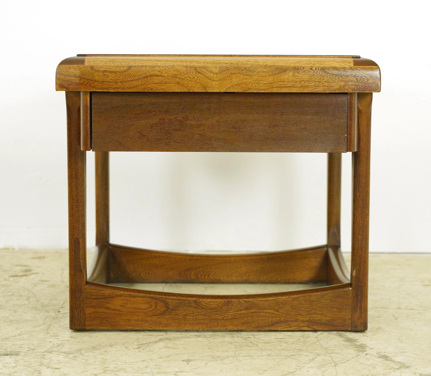 Pair Of Mid Century Walnut End Tables By Lane Furniture 5 Pair Of Mid Century Walnut End Tables By Lane Furniture - Image 3
