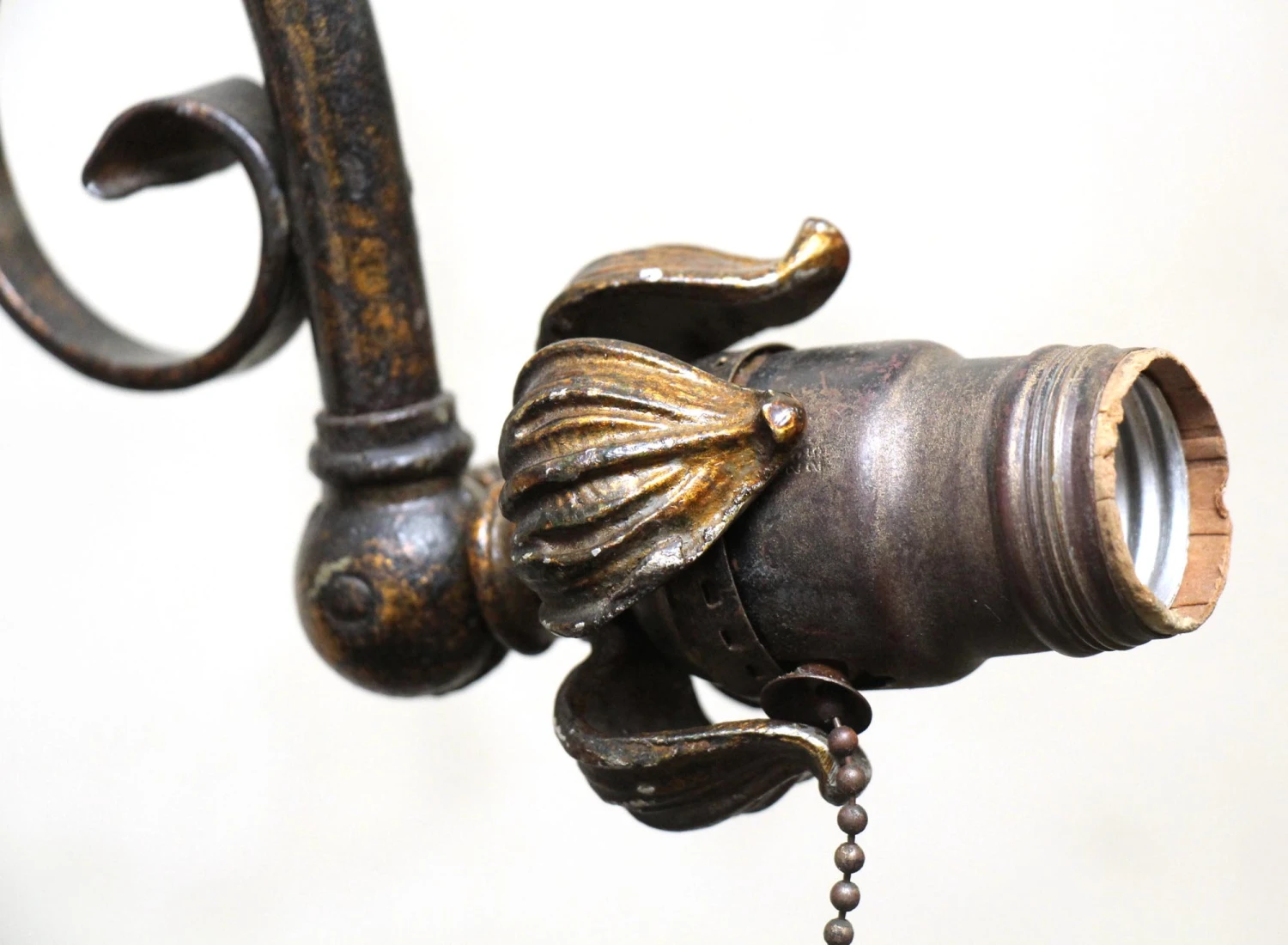 Early 20th Century Black Wrought Iron Lamp 7 Early 20th Century Black Wrought Iron Lamp - Image 5