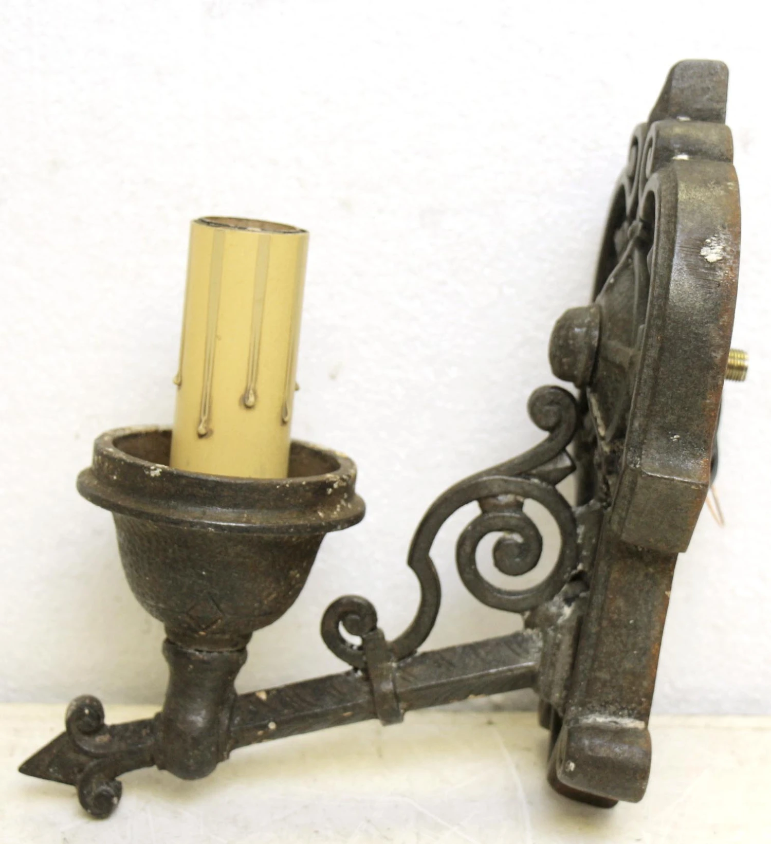 Victorian One Arm Heavy Iron Wall Sconce 6 Victorian One Arm Heavy Iron Wall Sconce - Image 4