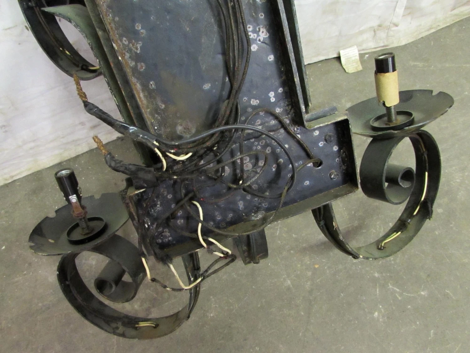 Antique Arts & Crafts 5 Arm Iron Wall Sconce 8 Antique Arts & Crafts 5 Arm Iron Wall Sconce - Image 6