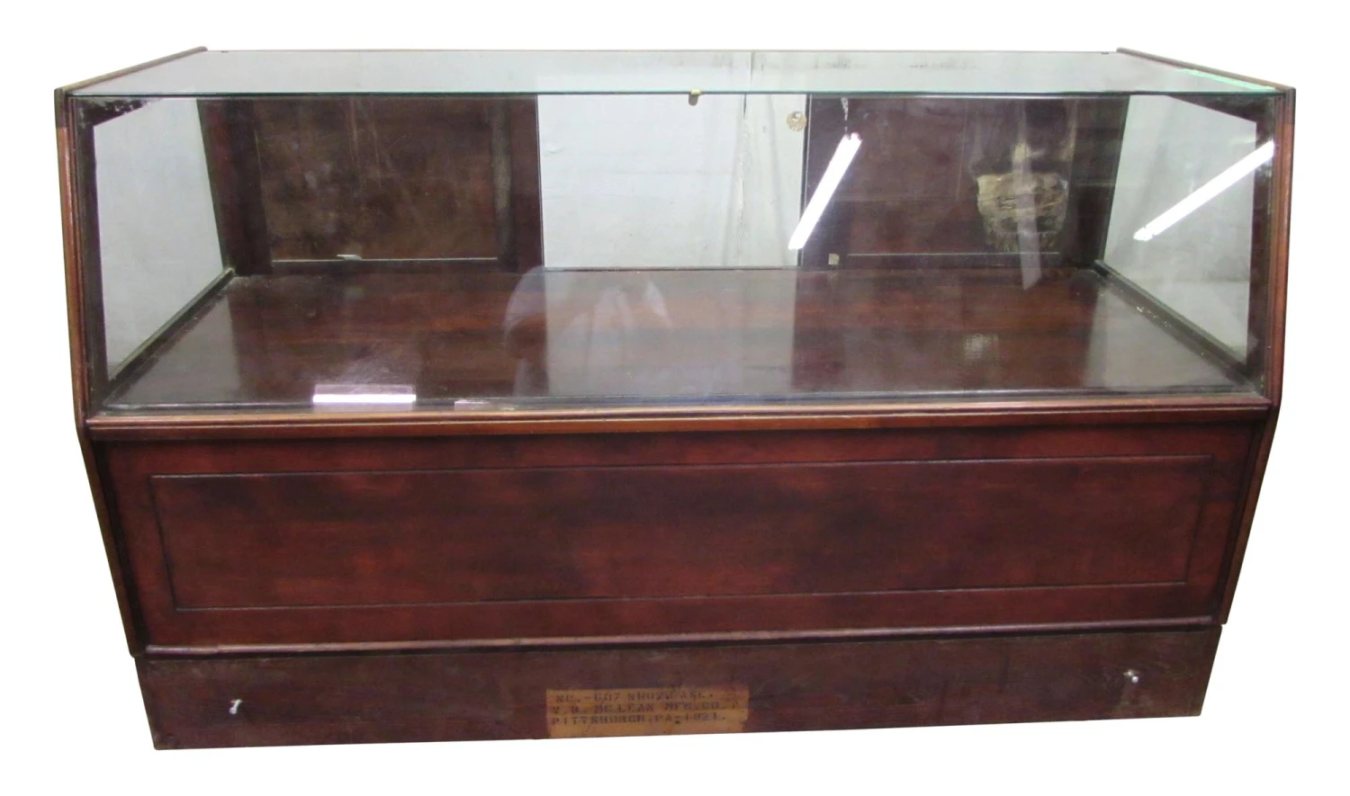 Mc Lean Mfg. Co. Showcase 10 Mc Lean Mfg. Co. Showcase - Image 8