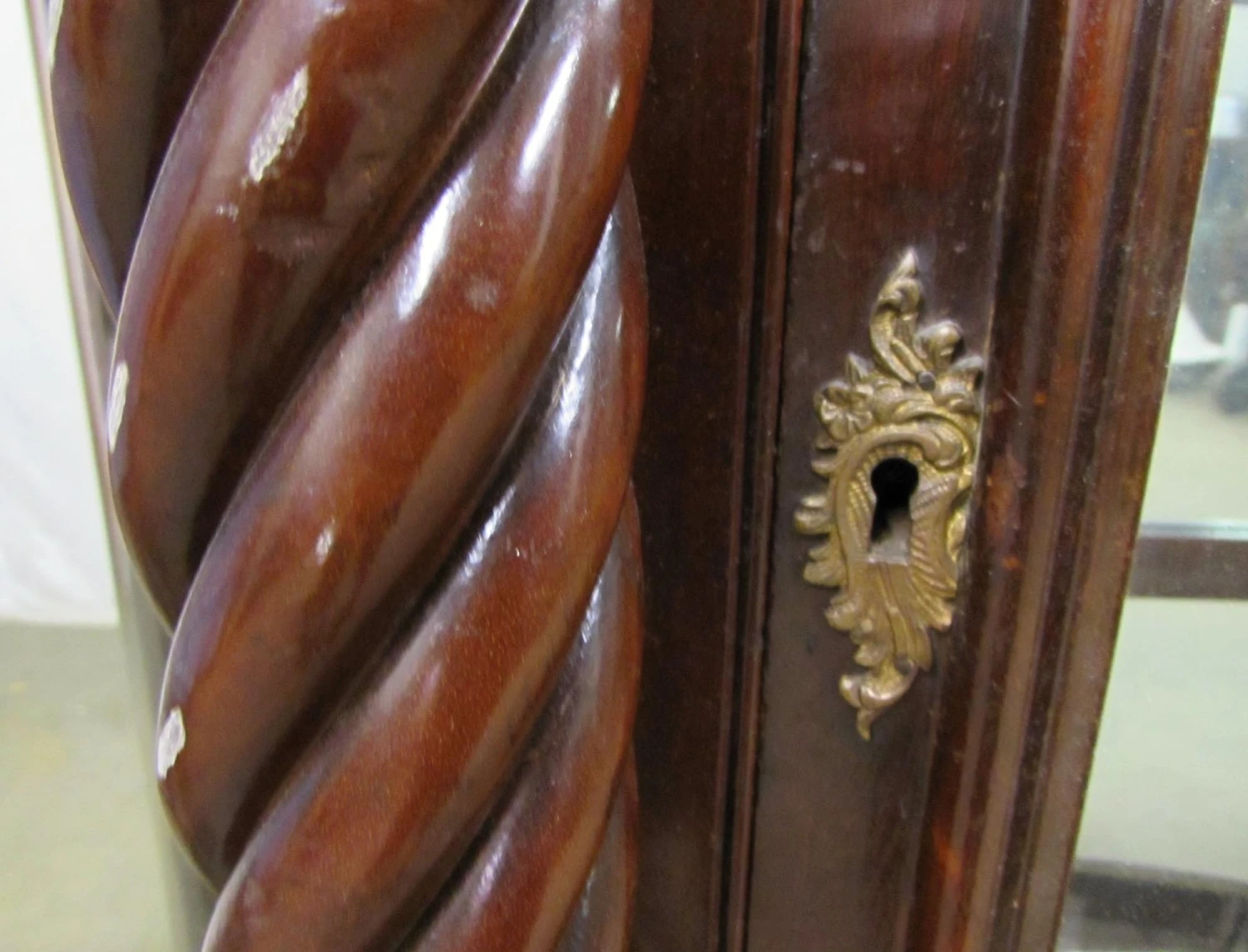 Curved Greek Key Showcase 10 Curved Greek Key Showcase - Image 8