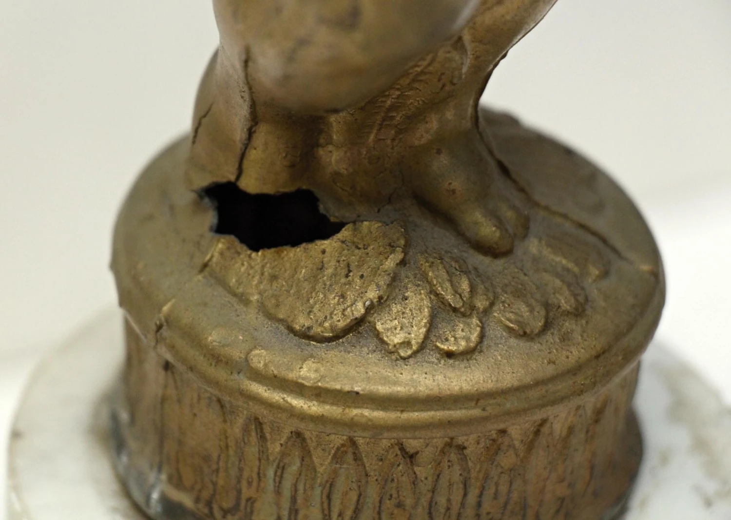 Victorian Gold Gilt Cherub Table Lamp 9 Victorian Gold Gilt Cherub Table Lamp - Image 7