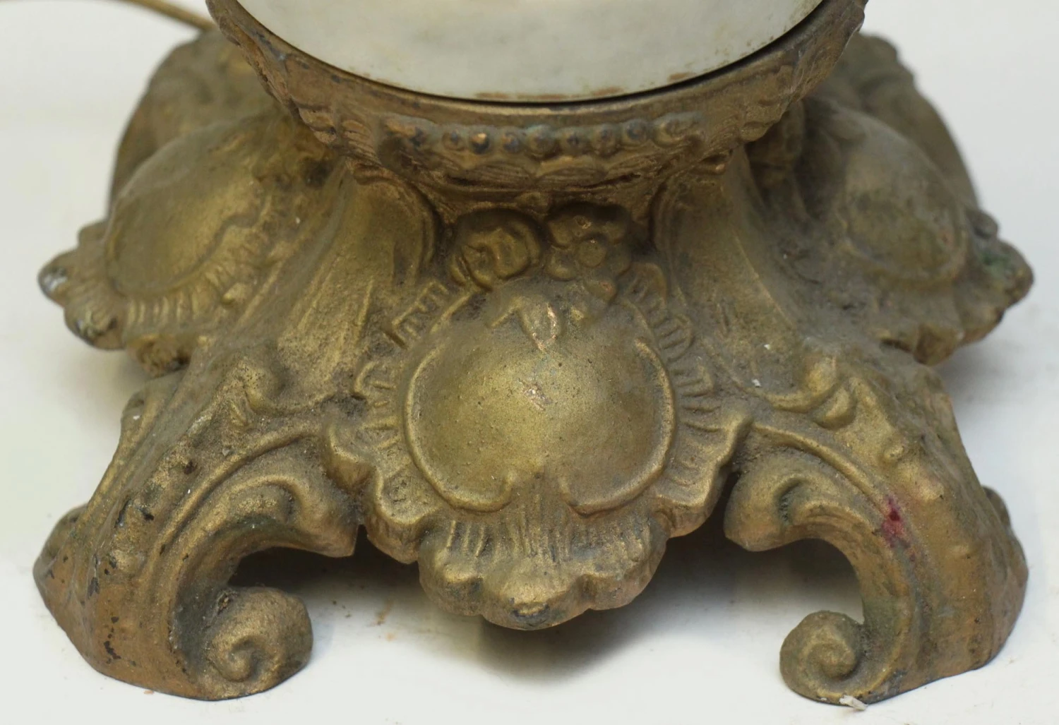 Victorian Gold Gilt Cherub Table Lamp 10 Victorian Gold Gilt Cherub Table Lamp - Image 8