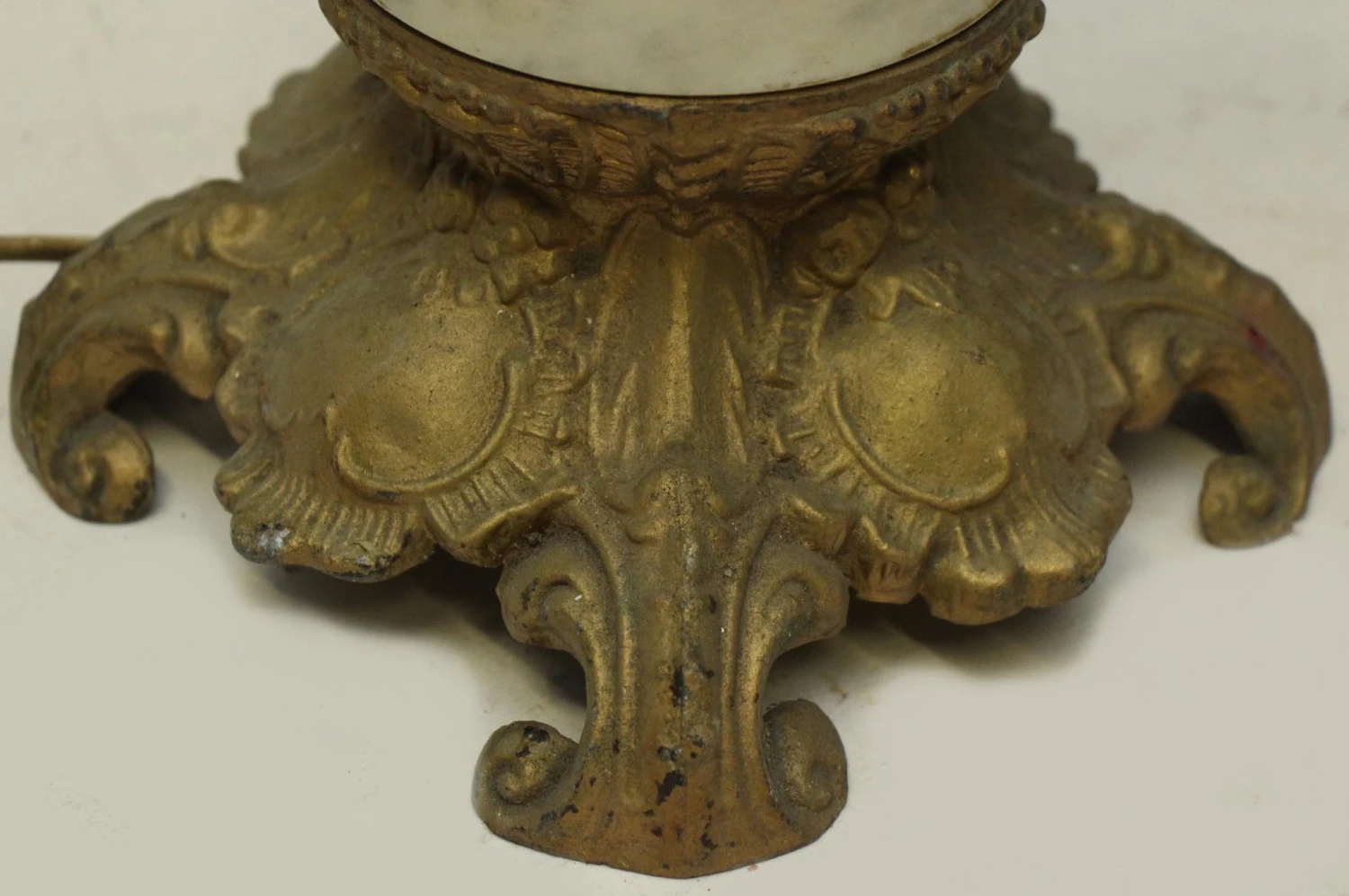 Victorian Gold Gilt Cherub Table Lamp 11 Victorian Gold Gilt Cherub Table Lamp - Image 9