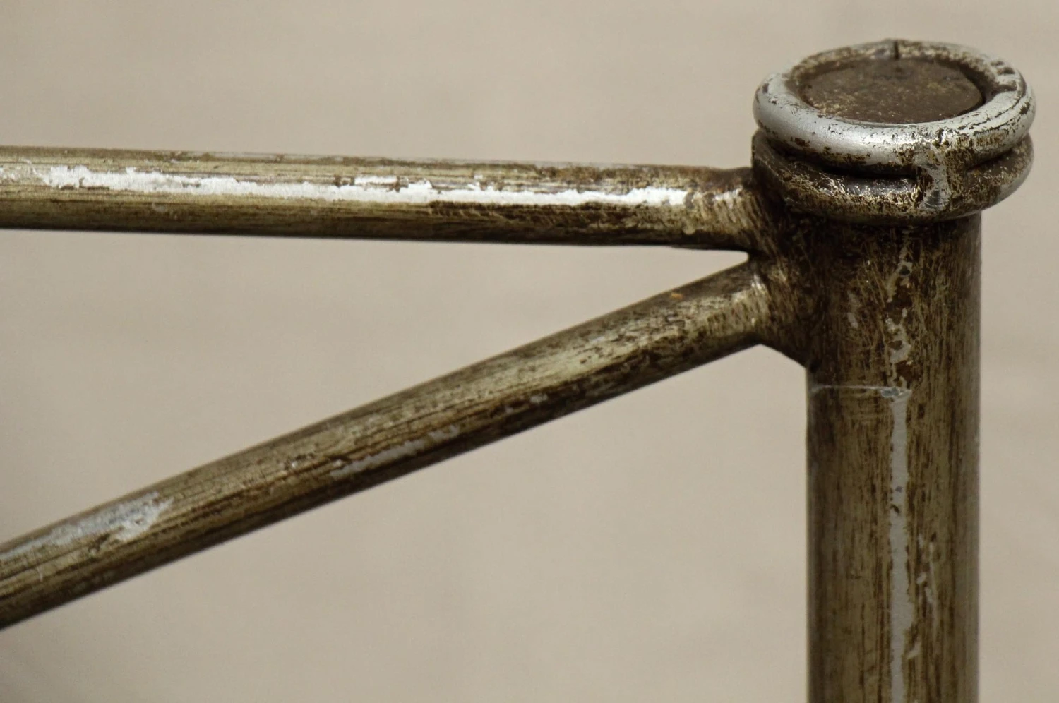 Twisted Metal Chair 6 Twisted Metal Chair - Image 4