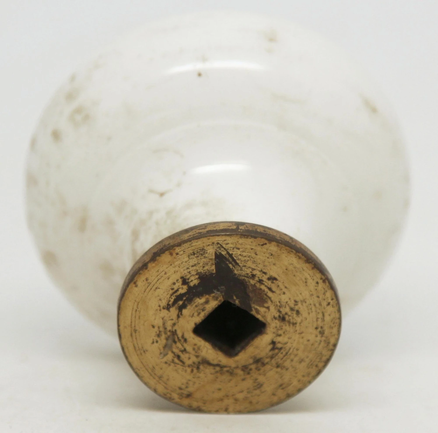 Vintage White Gold Floral Porcelain Door Knob 7 Vintage White Gold Floral Porcelain Door Knob - Image 5