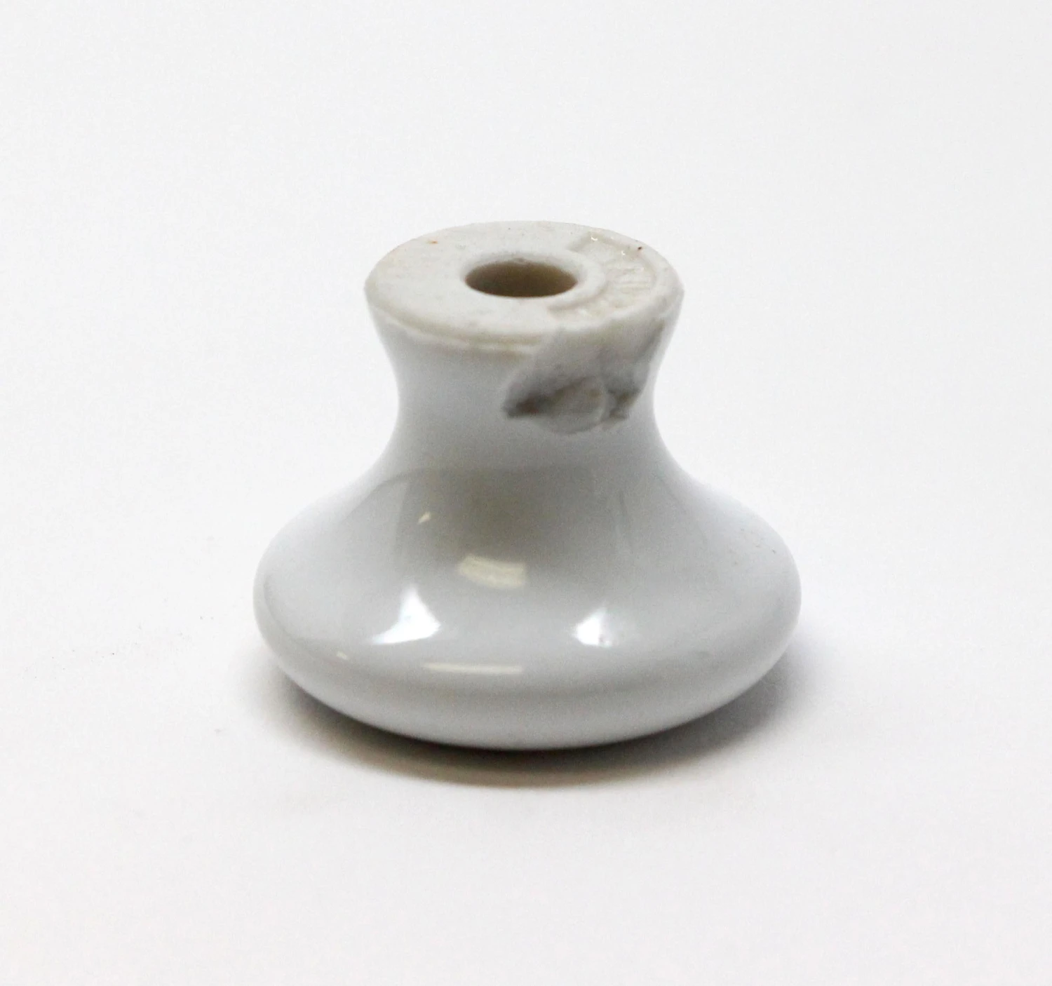 Vintage White Round Ceramic 1.25 In. Drawer Cabinet Knob 6 Vintage White Round Ceramic 1.25 In. Drawer Cabinet Knob - Image 4