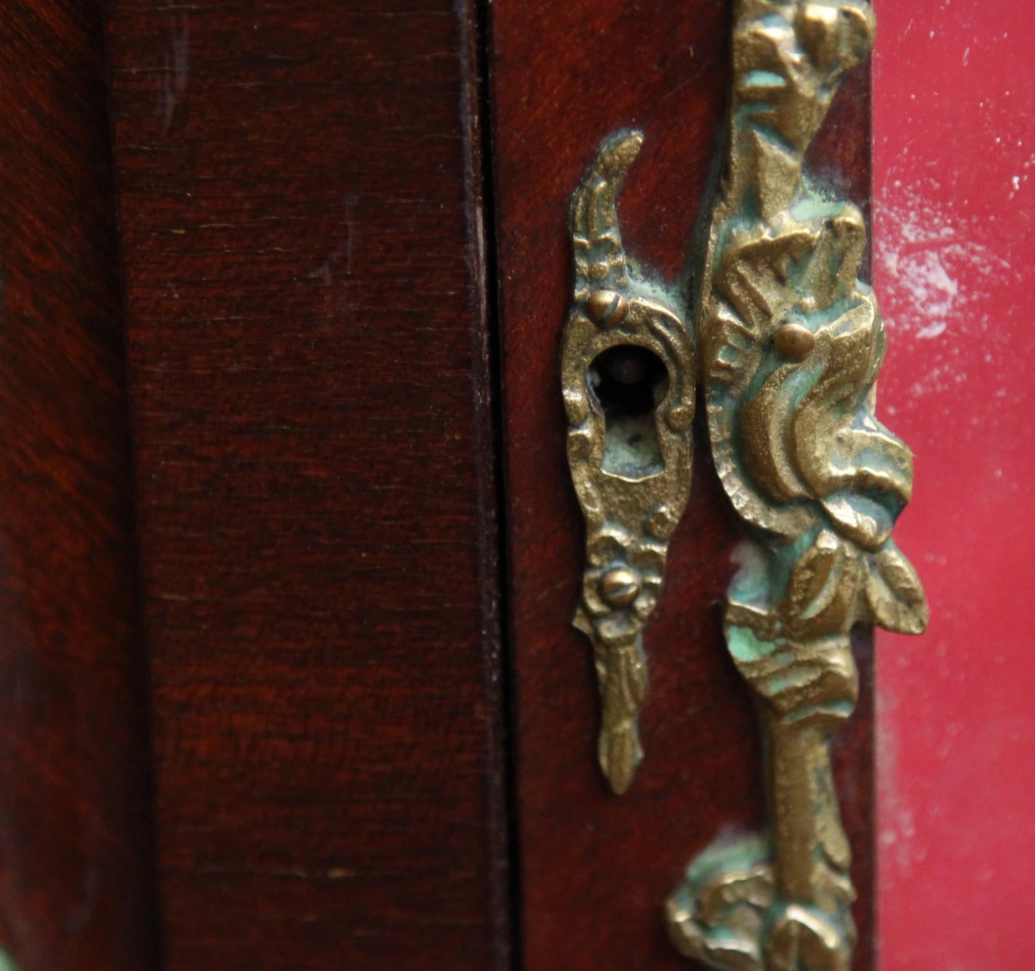 French Curio Cabinet 12 French Curio Cabinet - Image 10