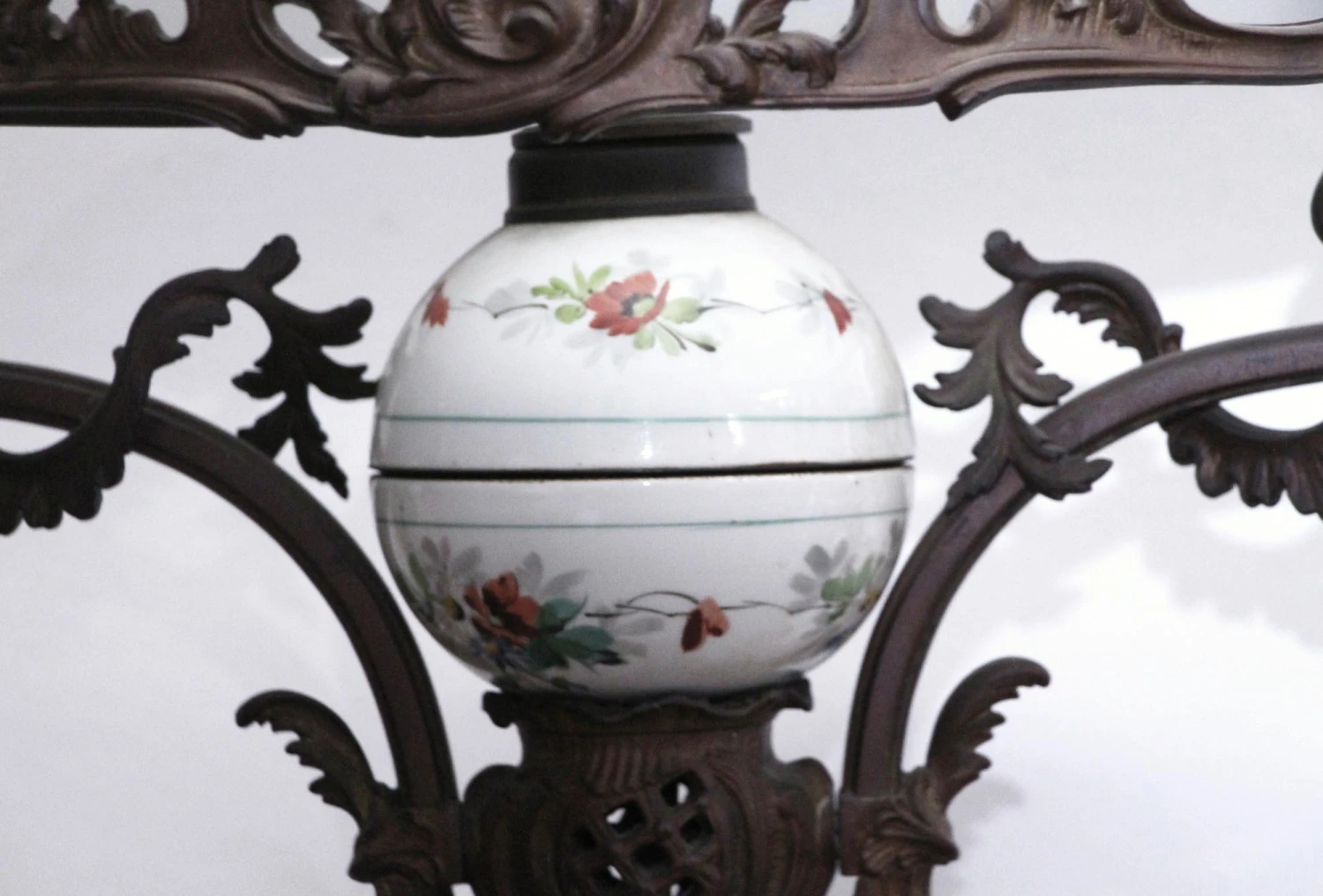 Antique Victorian 2 Arm Bronze Gas Light 8 Antique Victorian 2 Arm Bronze Gas Light - Image 6