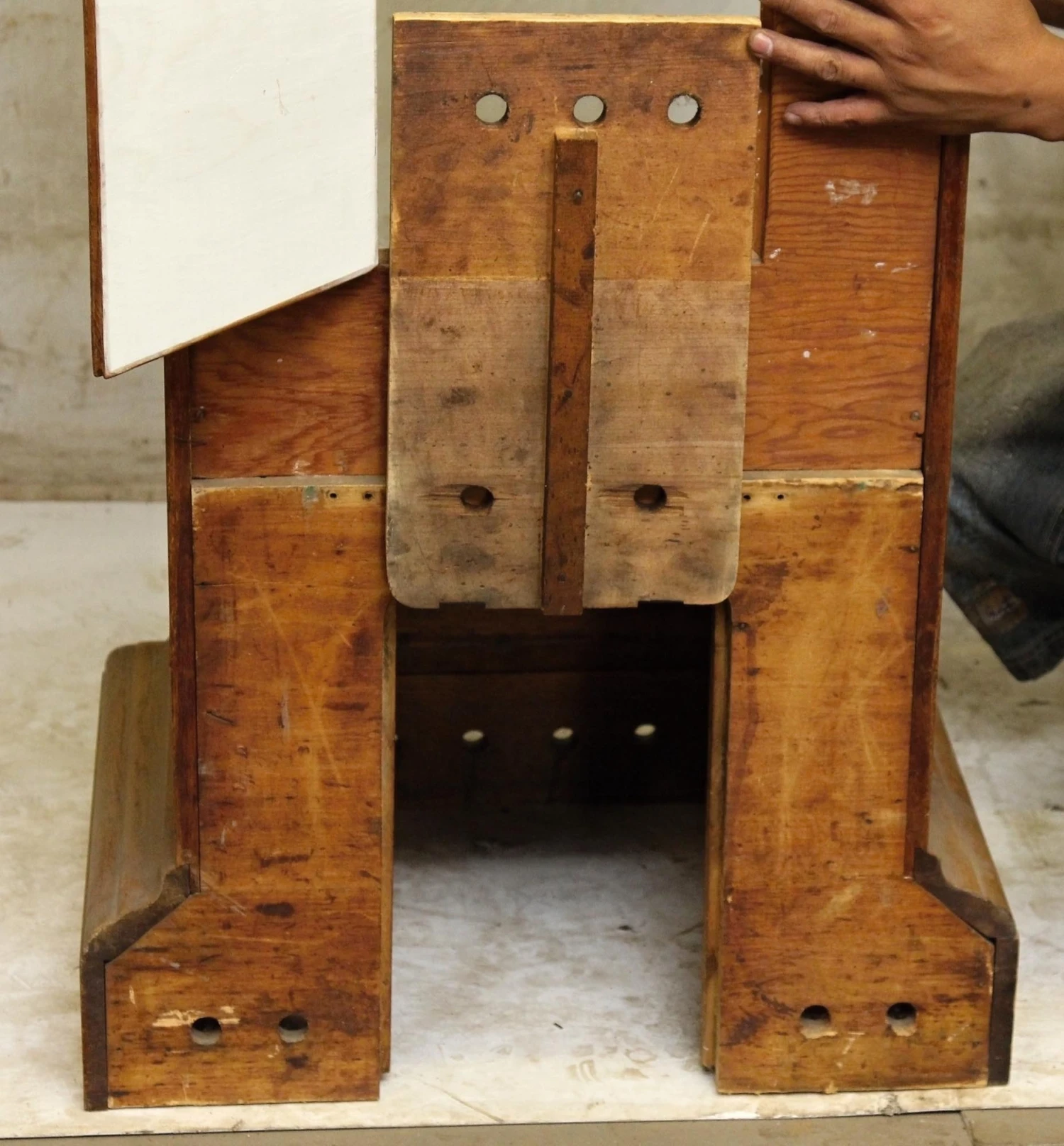 Narrow Stafford Showcase 13 Narrow Stafford Showcase - Image 11