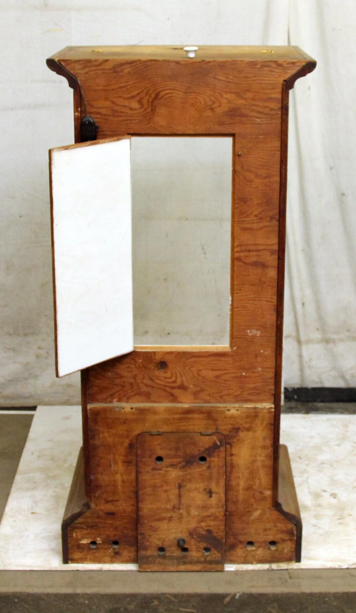 Narrow Stafford Showcase 14 Narrow Stafford Showcase - Image 12