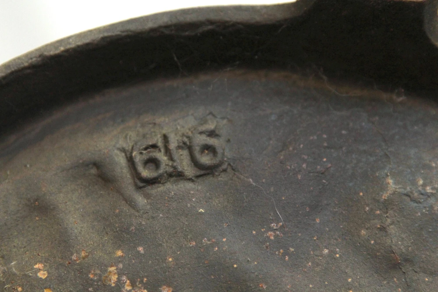 Victorian Horse Motif Bronze Finish Cast Iron Floor Lamp 10 Victorian Horse Motif Bronze Finish Cast Iron Floor Lamp - Image 8