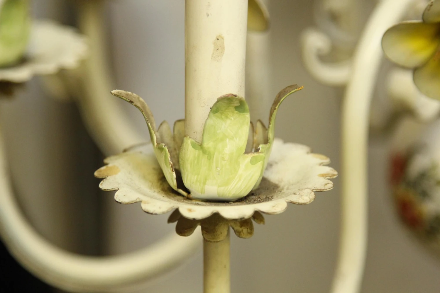 Floral French Country Style Chandelier With 8 Lights 8 Floral French Country Style Chandelier With 8 Lights - Image 6