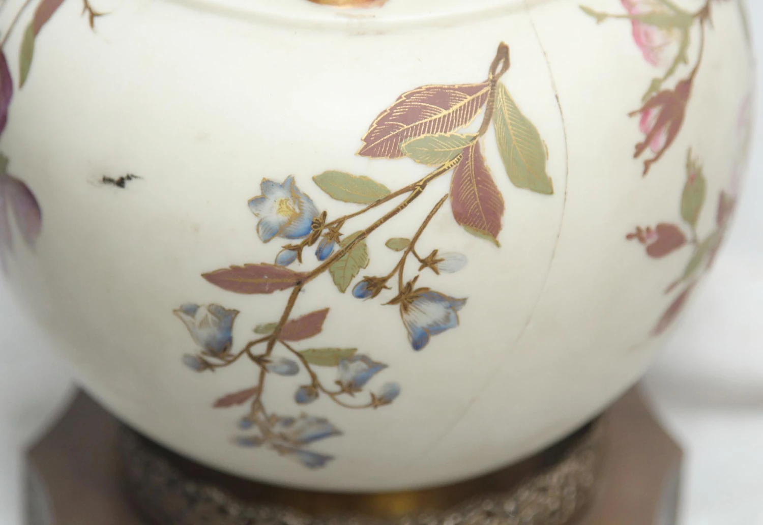 Vintage Hand Painted Oriental Floral Brass Base Table Lamp 11 Vintage Hand Painted Oriental Floral Brass Base Table Lamp - Image 9