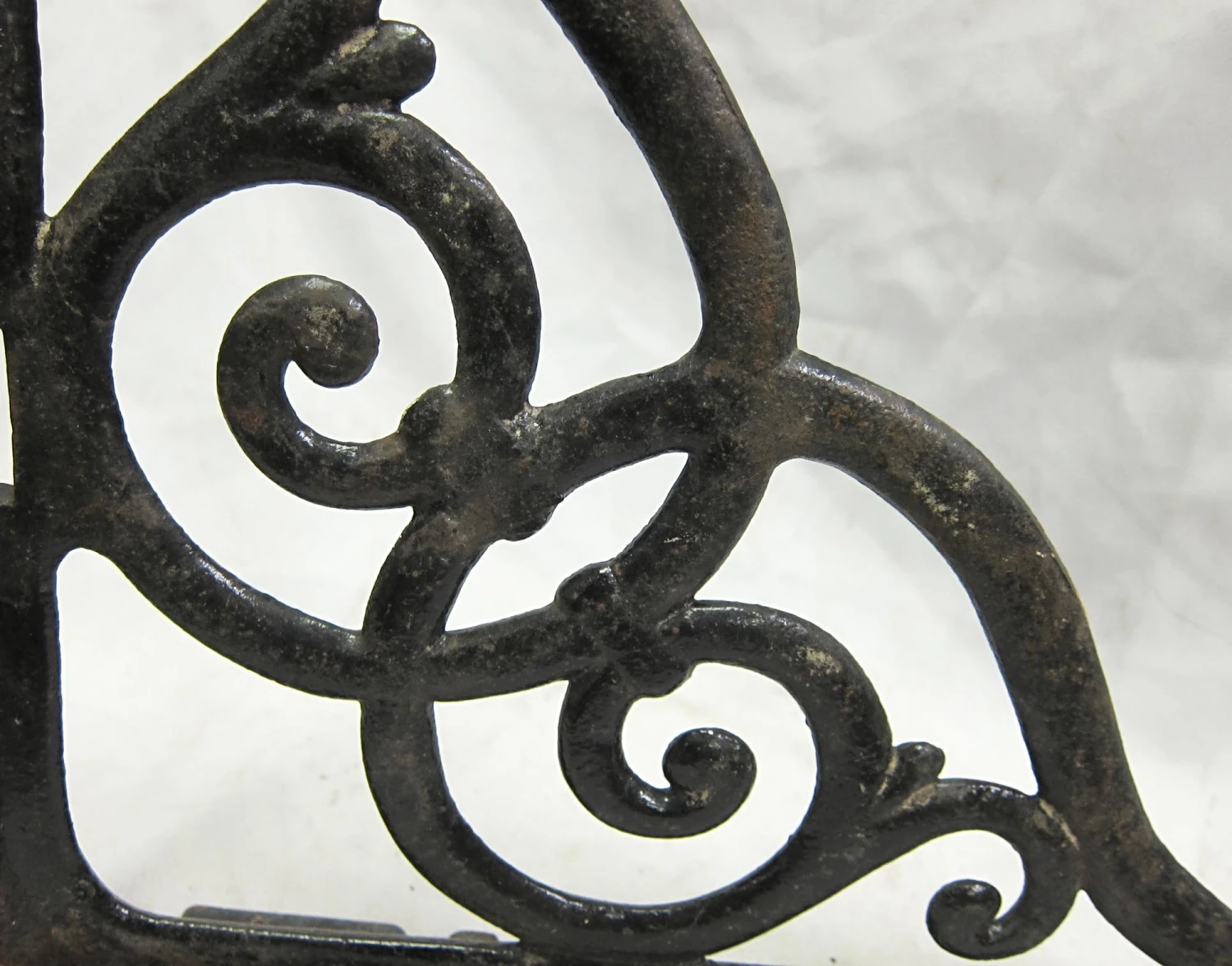 Single Decorative Black Sink Bracket 6 Single Decorative Black Sink Bracket - Image 4