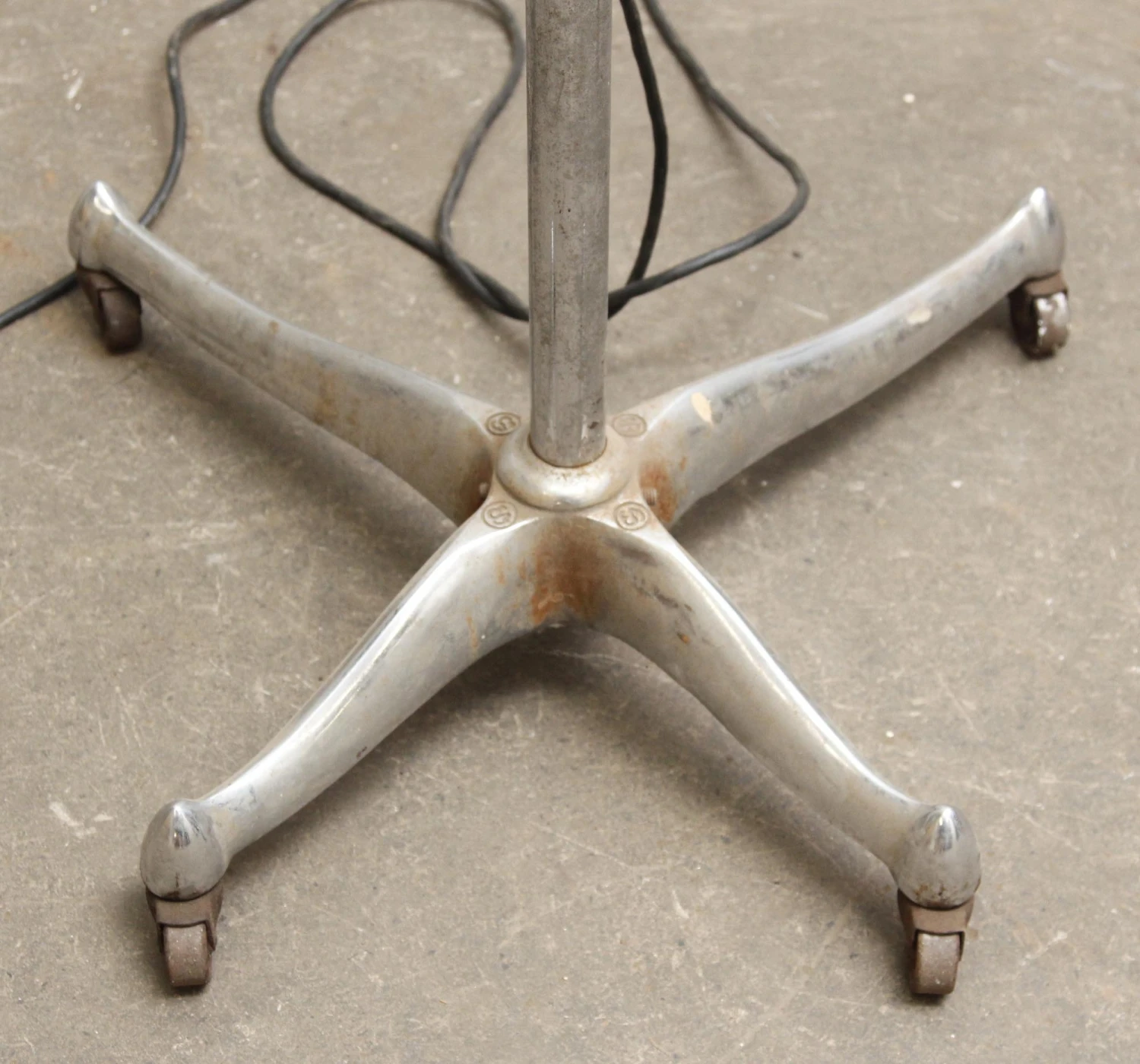 Woodward Frederics Rolling Lamp Stand 8 Woodward Frederics Rolling Lamp Stand - Image 6