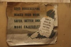 1940s Wooden Showcase With Mirrored Bottom 16 1940s Wooden Showcase With Mirrored Bottom -OGT Sale Store m237587 07