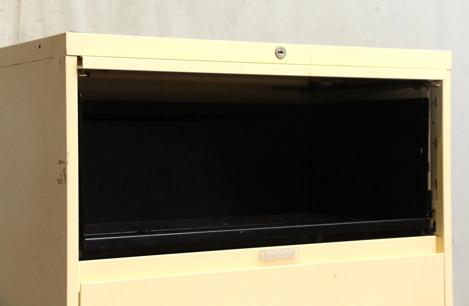 Vintage 5 Drawer Tan Metal File Cabinet 7 Vintage 5 Drawer Tan Metal File Cabinet - Image 5