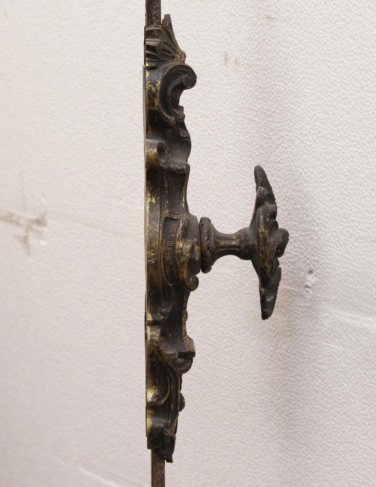 Single Ornate Cremone Bolt With Gilded Roses 7 Single Ornate Cremone Bolt With Gilded Roses - Image 5