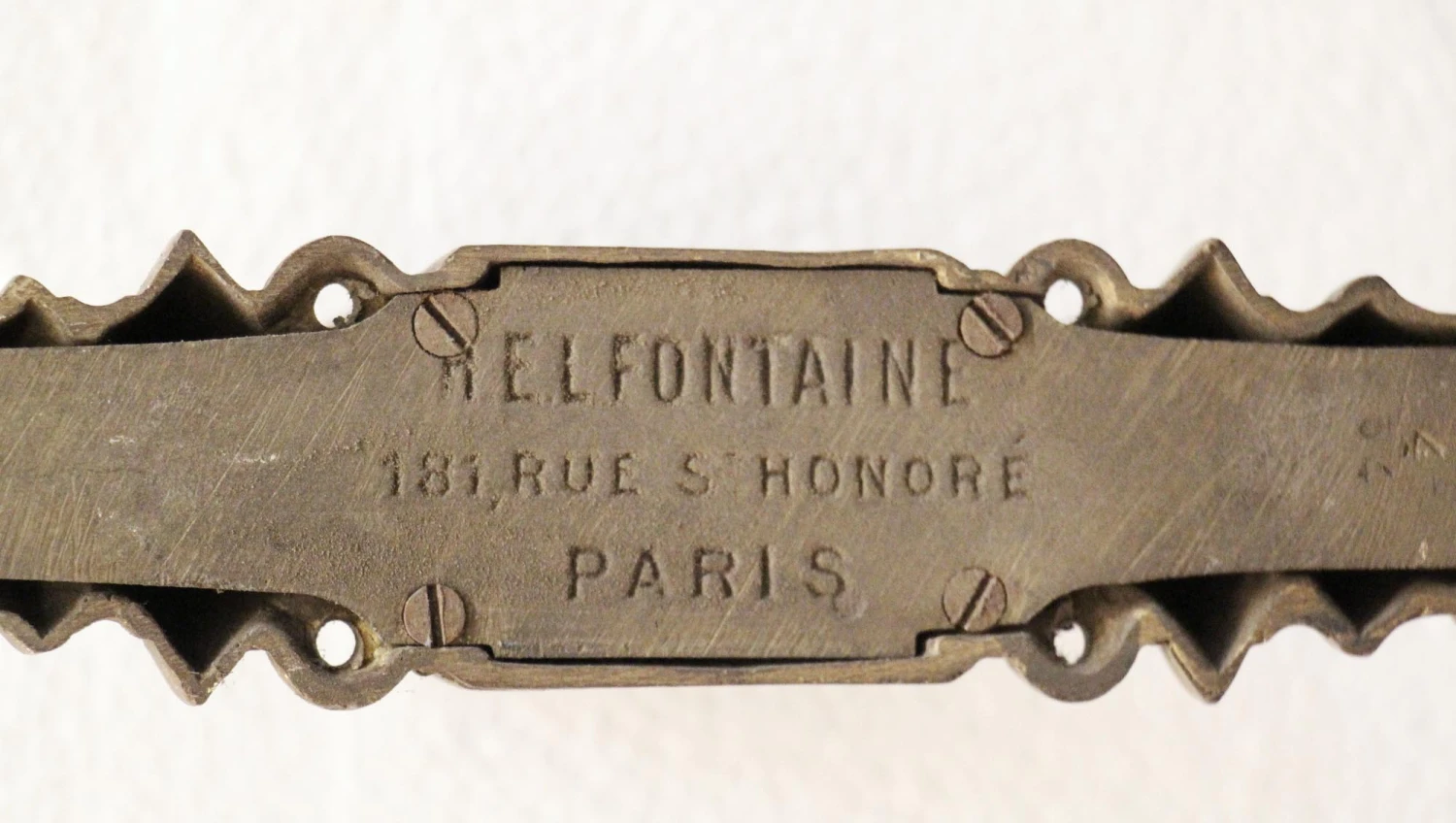 Single Brass Traditional Cremone Bolt 6 Single Brass Traditional Cremone Bolt - Image 4