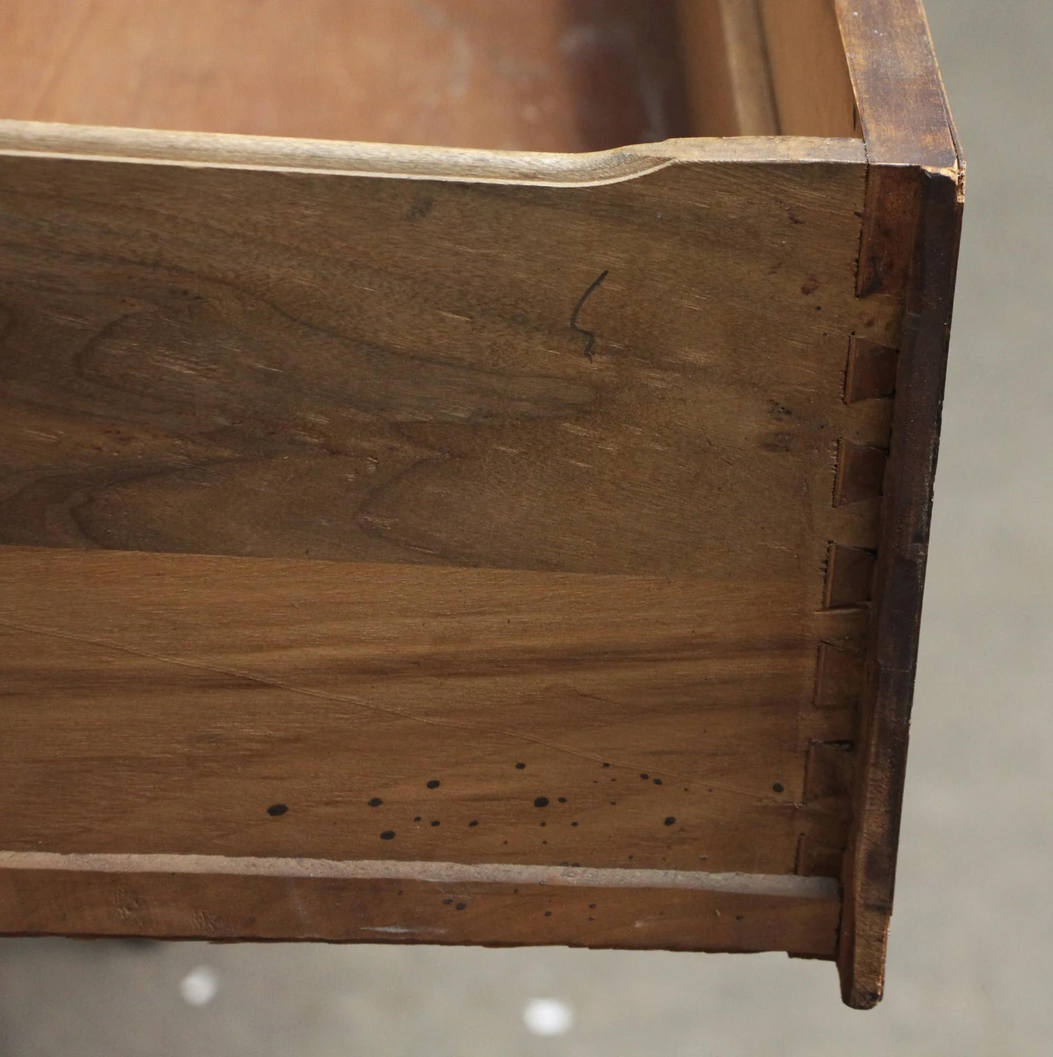 Antique Traditional 4 Ft. Wood Console Table 10 Antique Traditional 4 Ft. Wood Console Table - Image 8