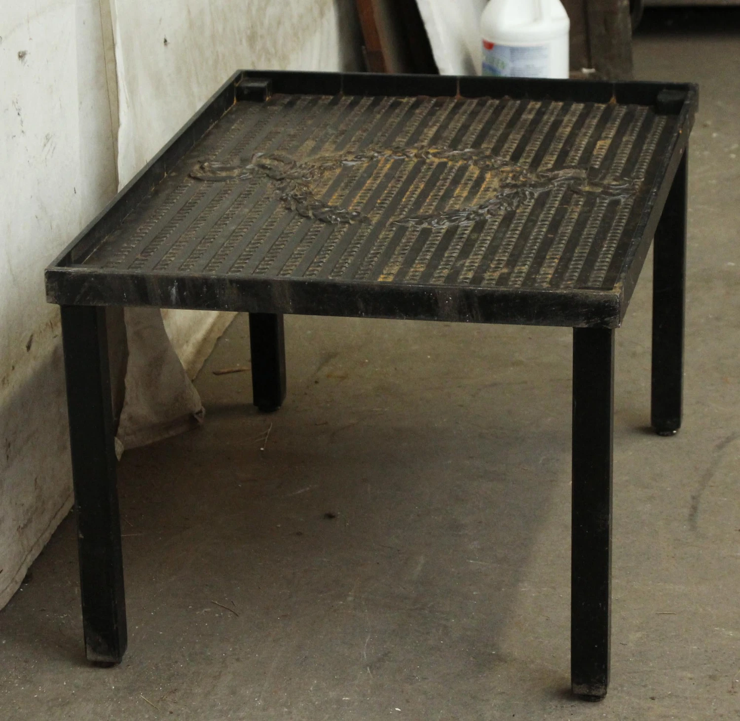 Beaded Wreath Iron Coffee Table 8 Beaded Wreath Iron Coffee Table - Image 6