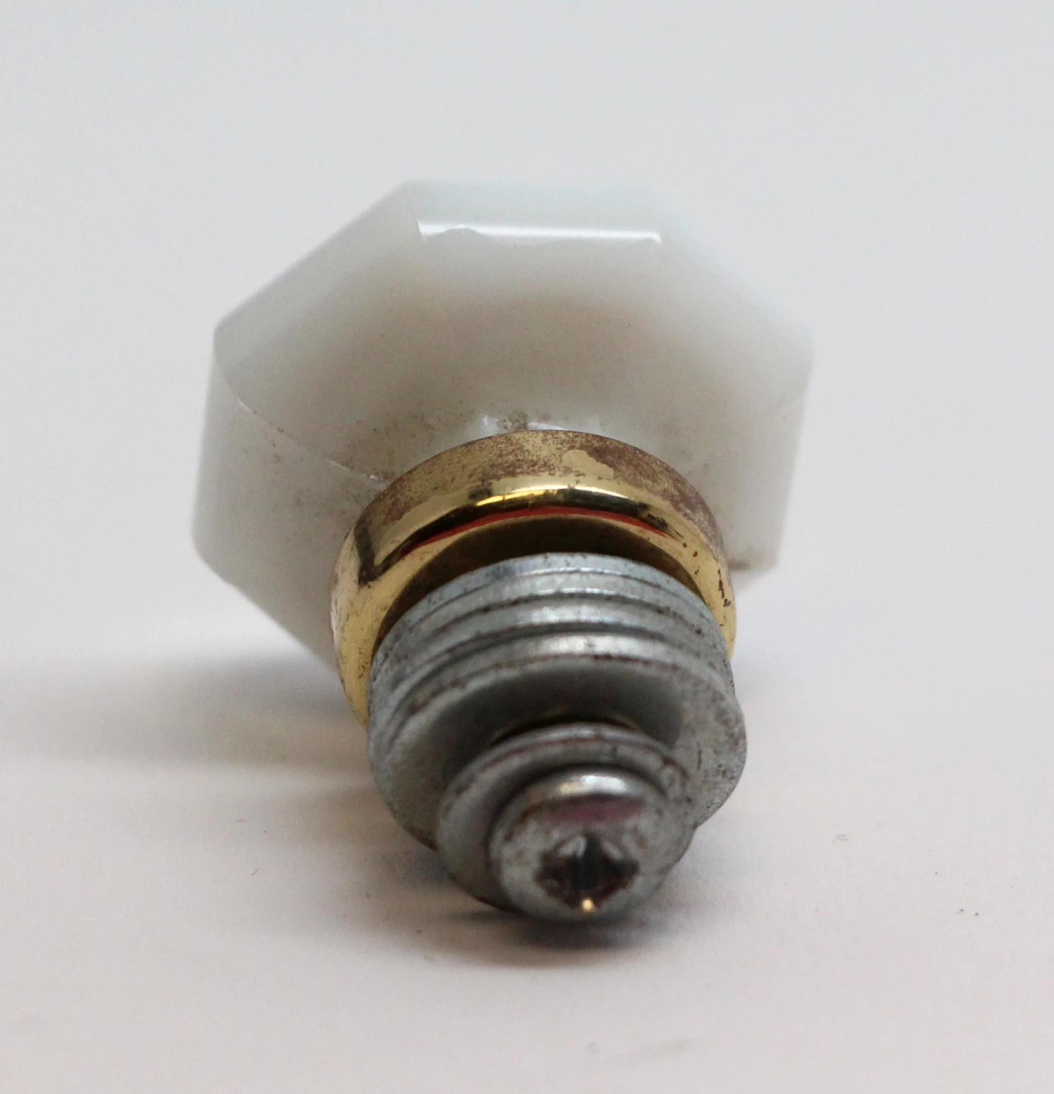 Vintage Octagon White Milk Glass 1.125 In. Drawer Cabinet Knob 6 Vintage Octagon White Milk Glass 1.125 In. Drawer Cabinet Knob - Image 4