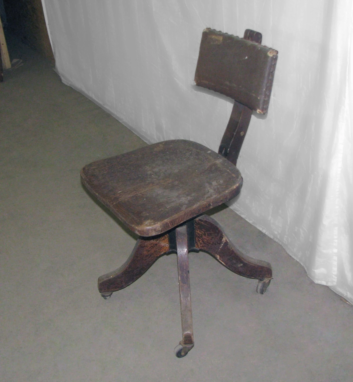 Antique Dark Tone Oak Rolling Office Chair 5 Antique Dark Tone Oak Rolling Office Chair - Image 3