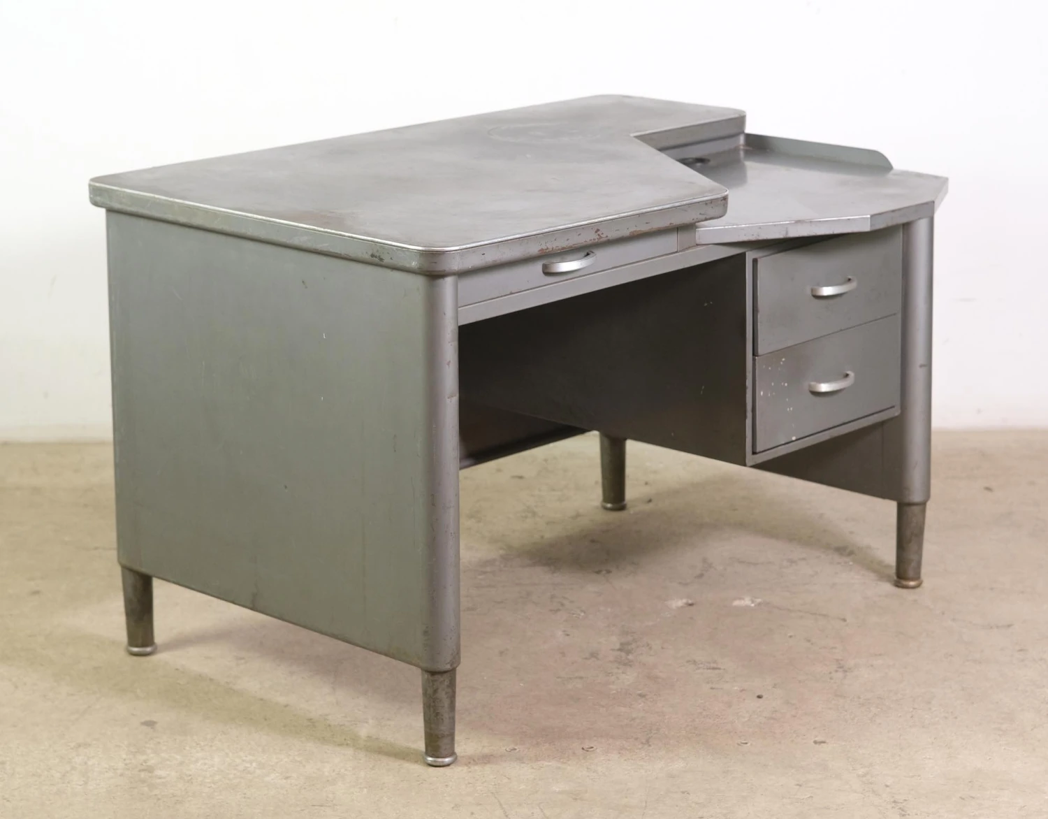 Steel Desk With 3 Drawers & Tray 5 Steel Desk With 3 Drawers & Tray - Image 3
