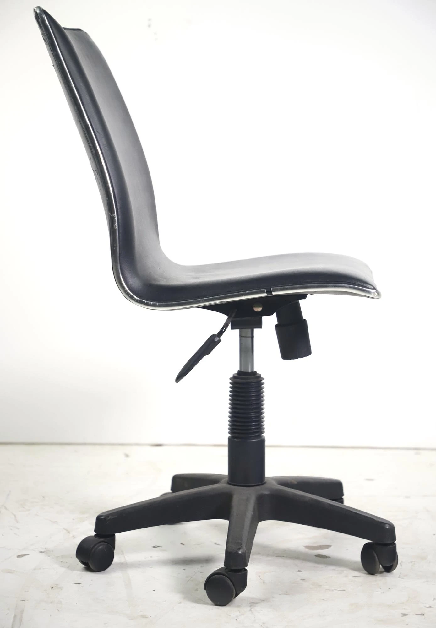 Contemporary Black Faux Leather Office Chair With Metallic Lining 5 Contemporary Black Faux Leather Office Chair With Metallic Lining - Image 3