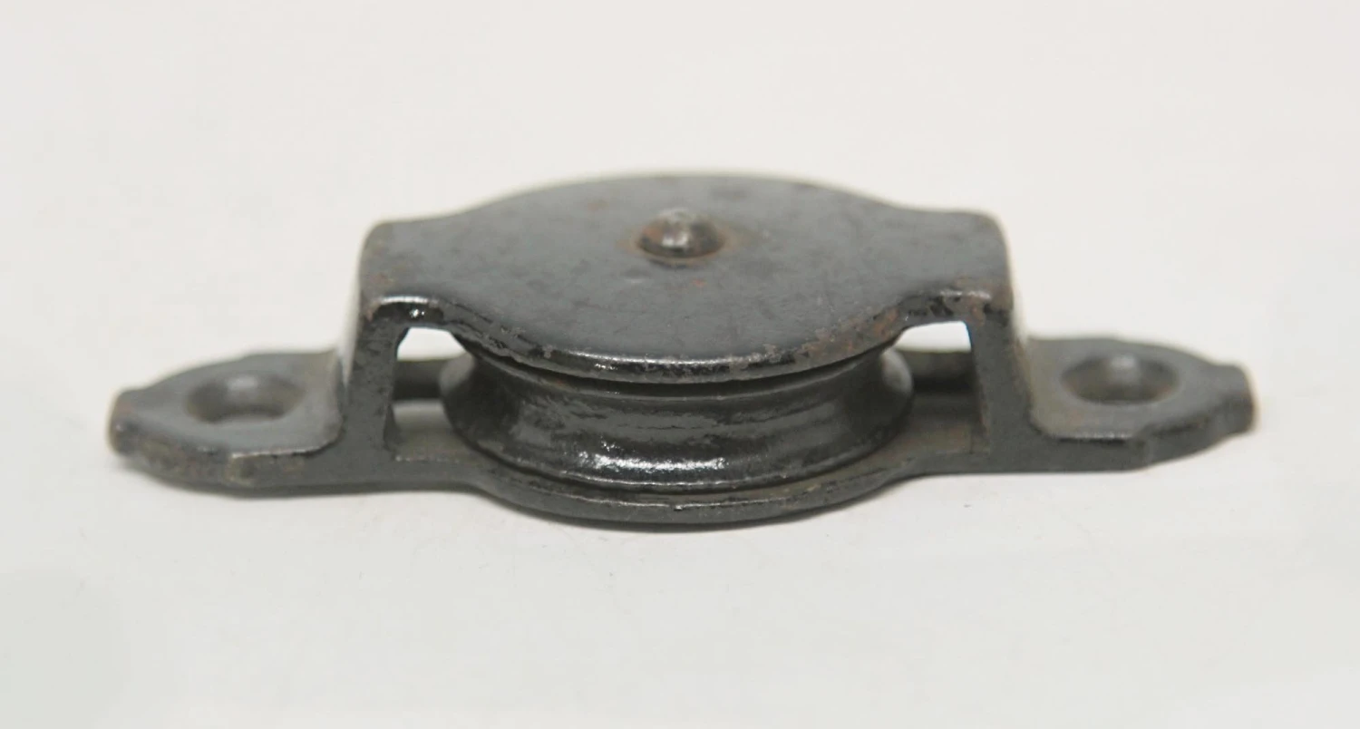 Single Black Iron Pulley 4 Single Black Iron Pulley - Image 2